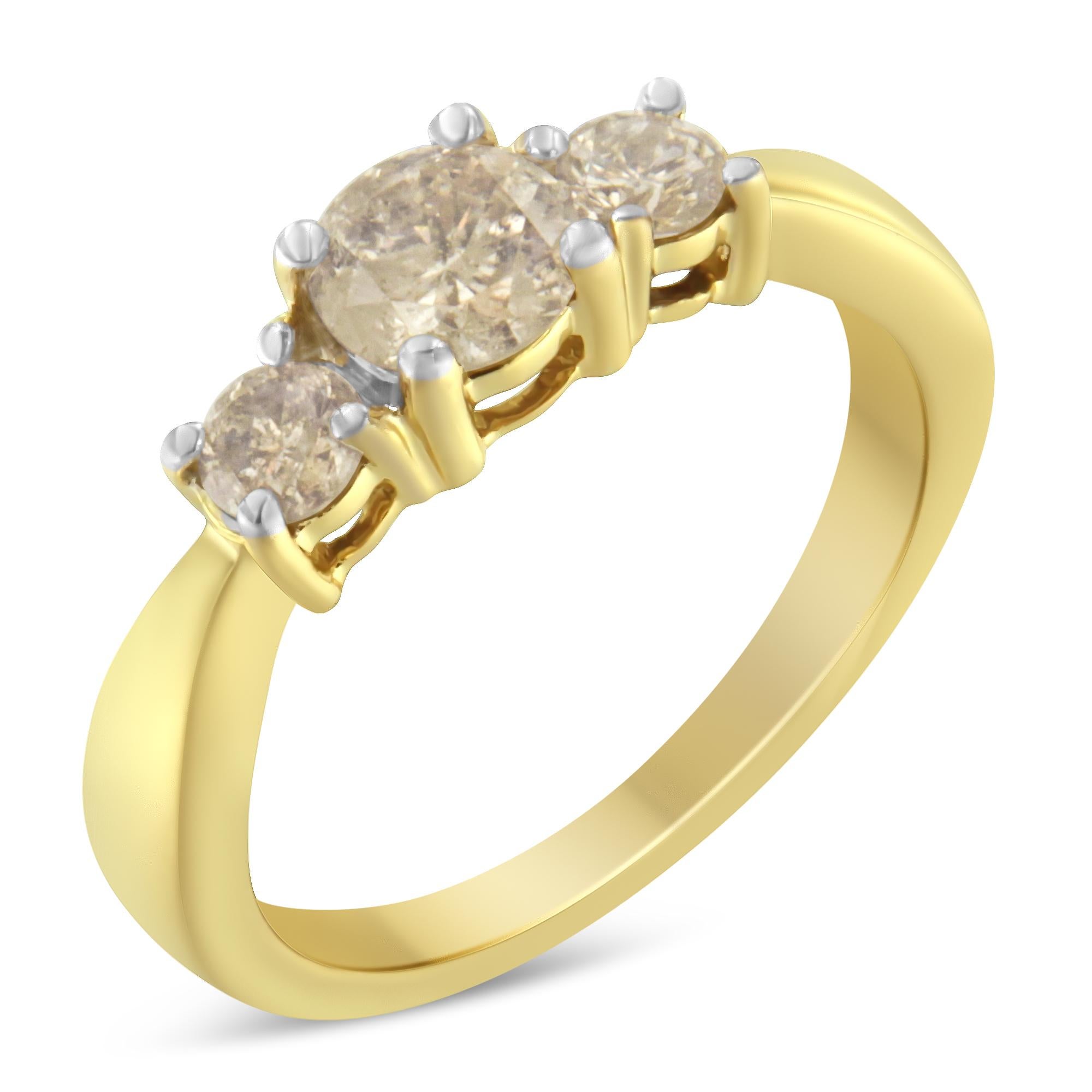 Round Cut 10K Yellow Gold 1.00 Carat Three Stone Diamond Band Ring For Sale