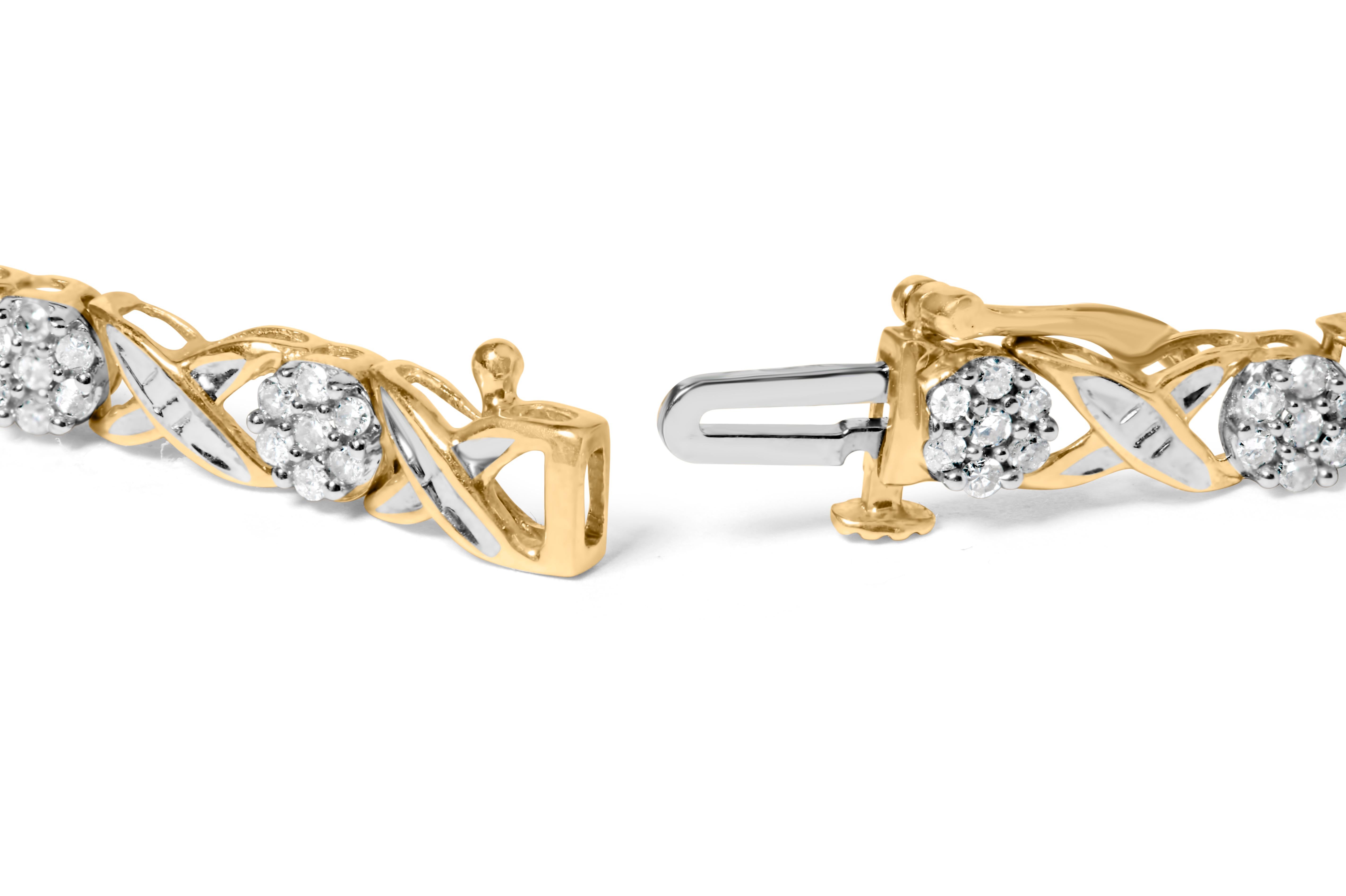 Laissez-vous séduire par la beauté exquise de ce bracelet à maillons en X en or jaune 10K et diamants. Fabriqué avec la plus grande précision, ce bracelet présente un arrangement envoûtant de 126 diamants naturels de taille ronde, totalisant 1,00