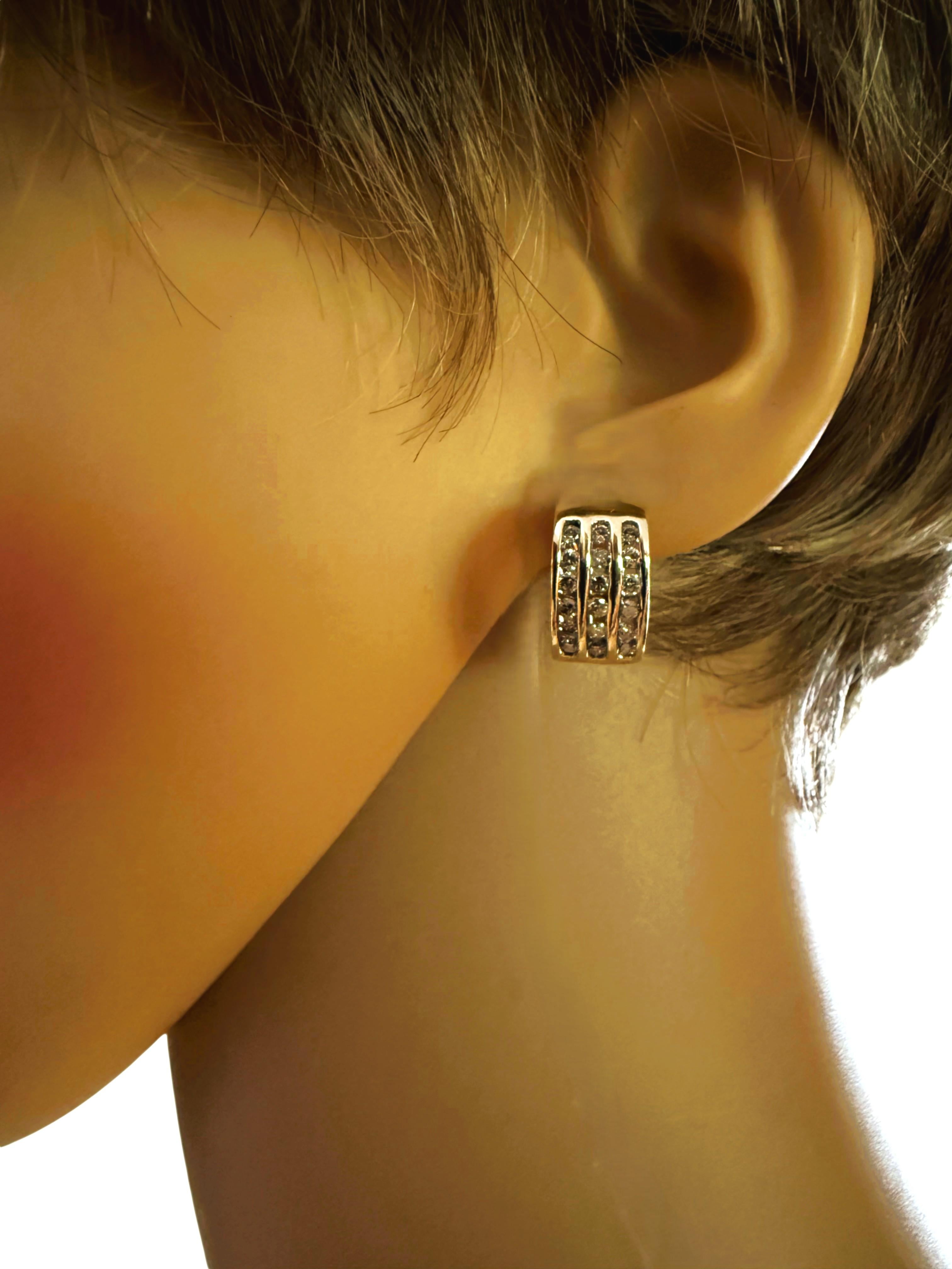 Boucles d'oreilles en or jaune 10k 1.08 carat ZEI 3 Row Half Hoop Diamond Omega Clip Earrings en vente 1