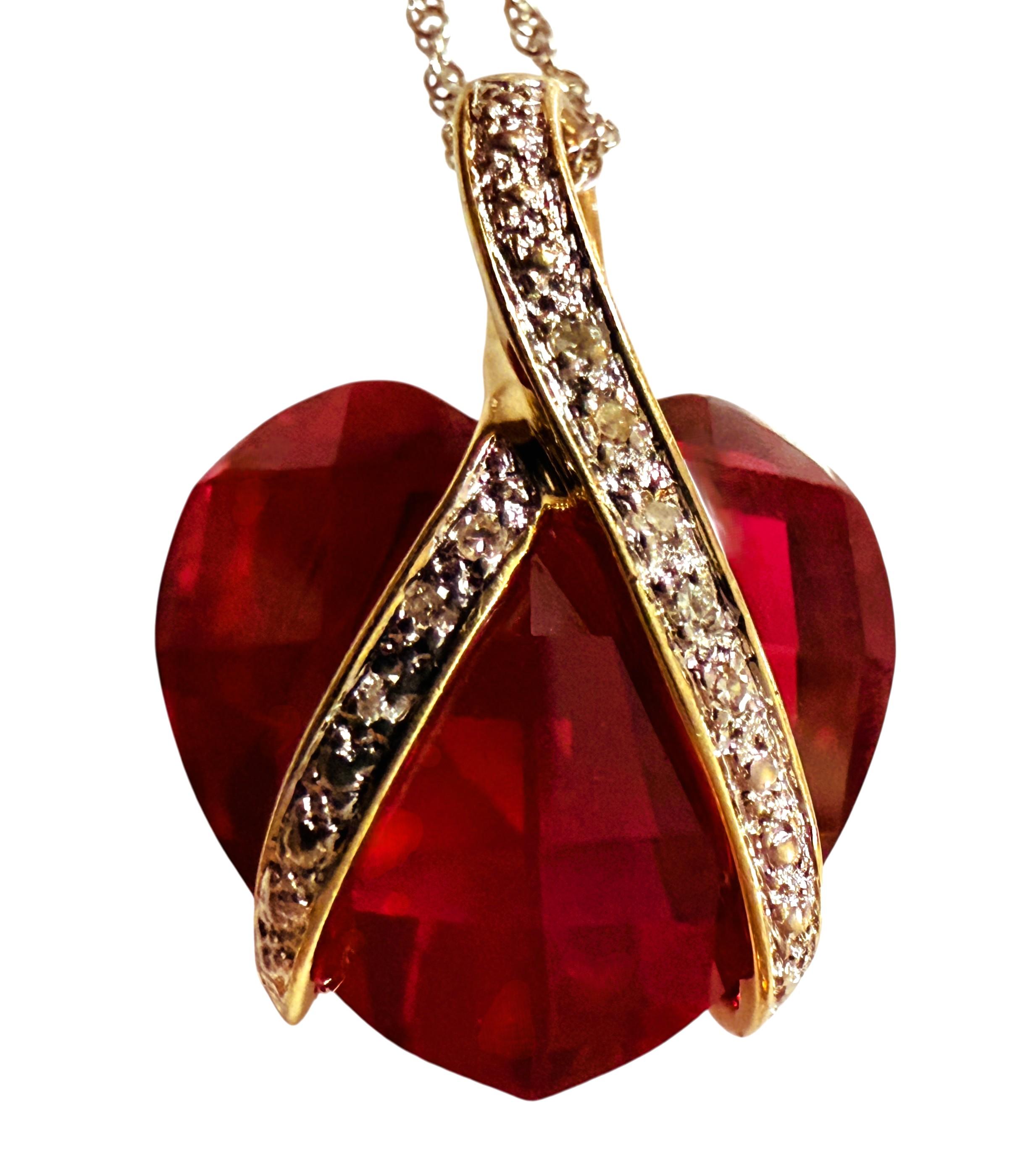 Collier pendentif en or jaune 10k 12 carats rubis et diamants sur chaîne en or blanc 14k en vente 4