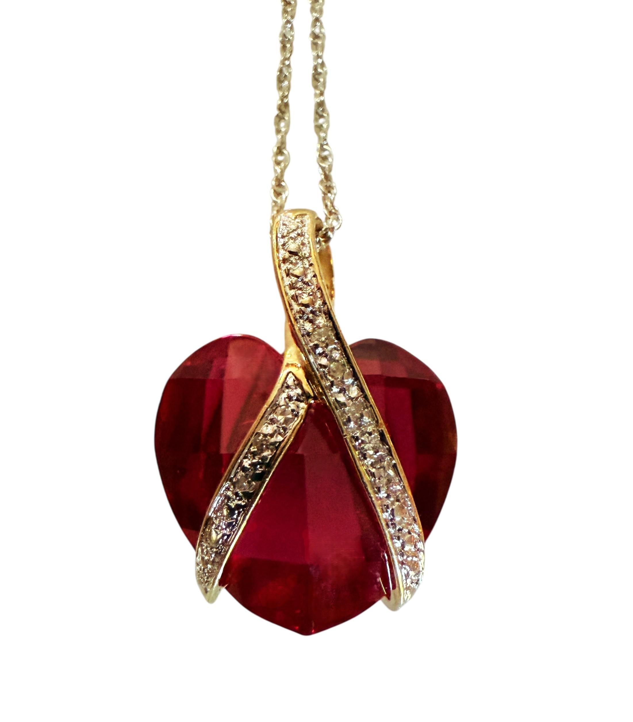 Collier pendentif en or jaune 10k 12 carats rubis et diamants sur chaîne en or blanc 14k Pour femmes en vente