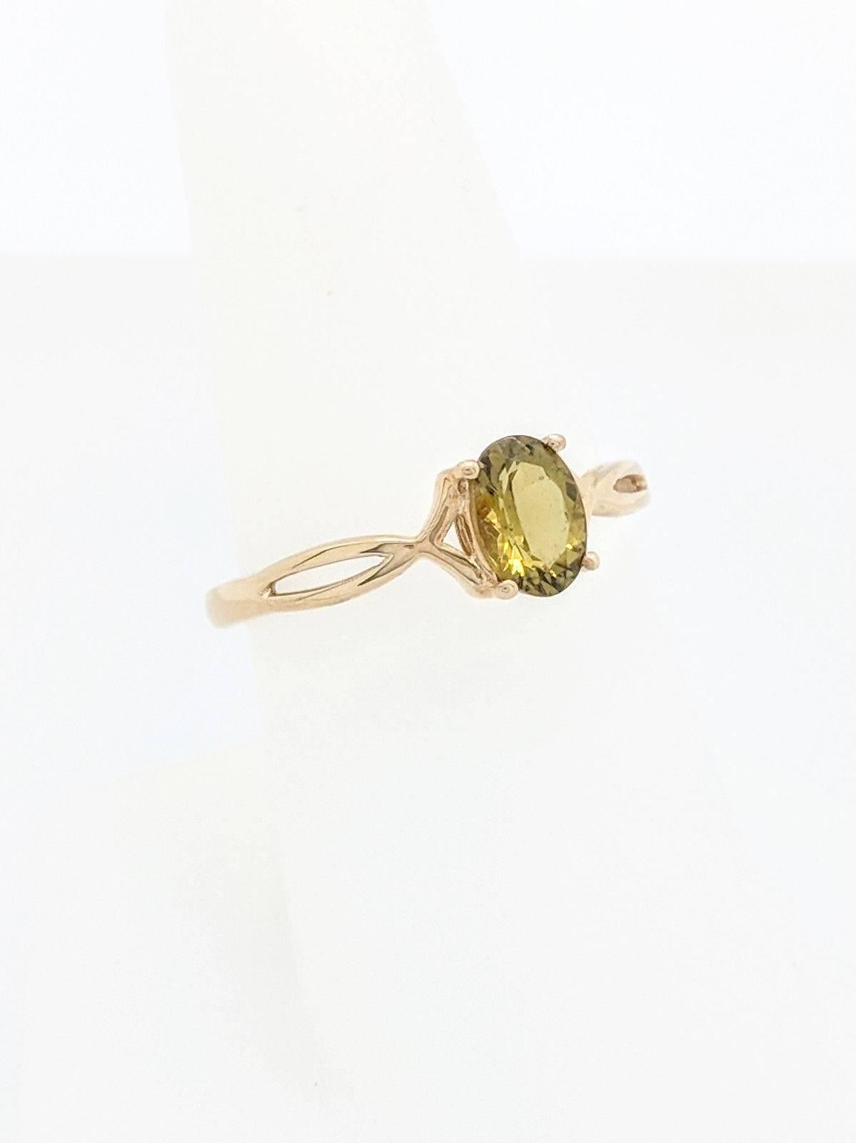 Oval Cut 10 Karat Yellow Gold 1 Carat Peridot Ring