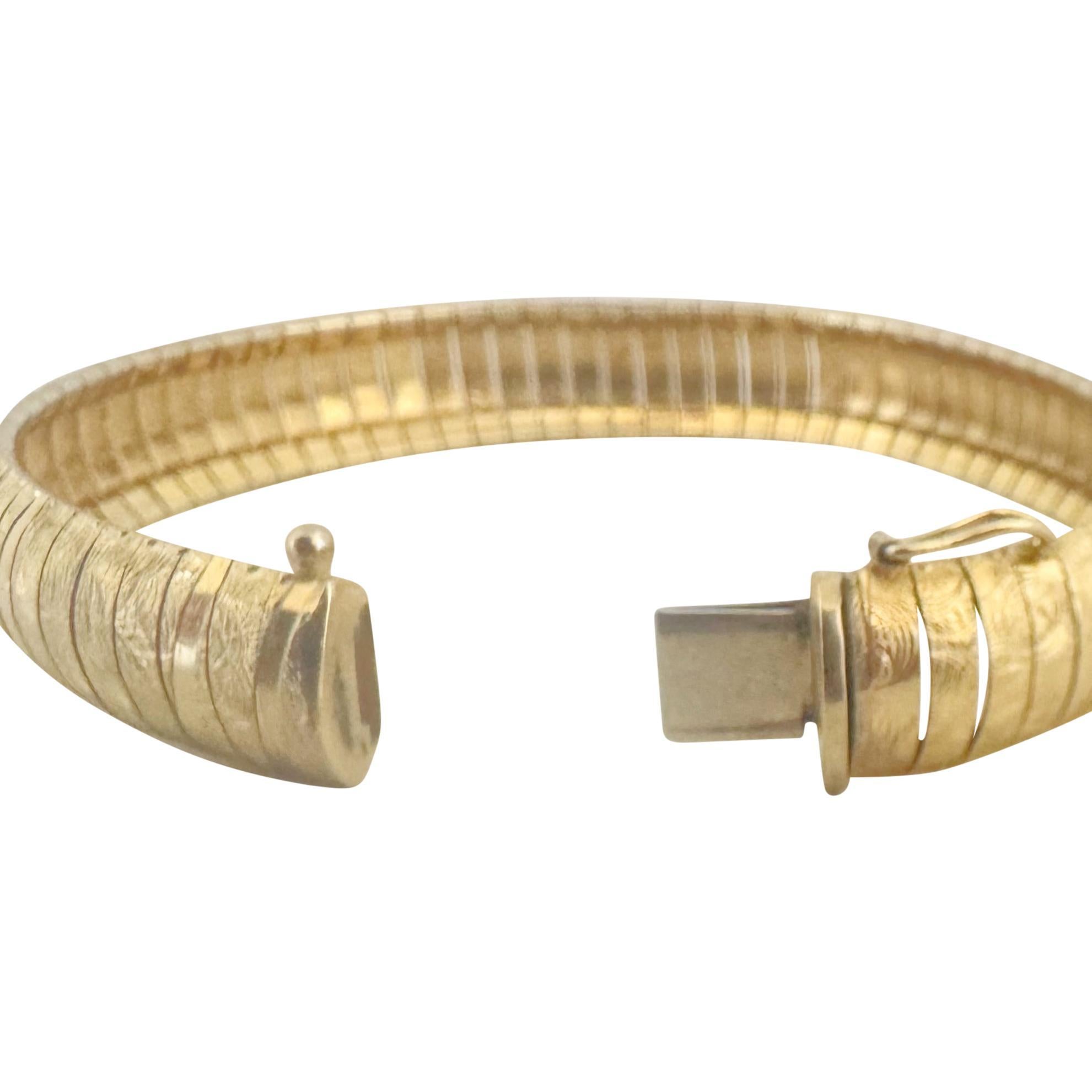 10k Yellow Gold 21.5g Vintage Textured 11mm Omega Link Bracelet Italy 7.25