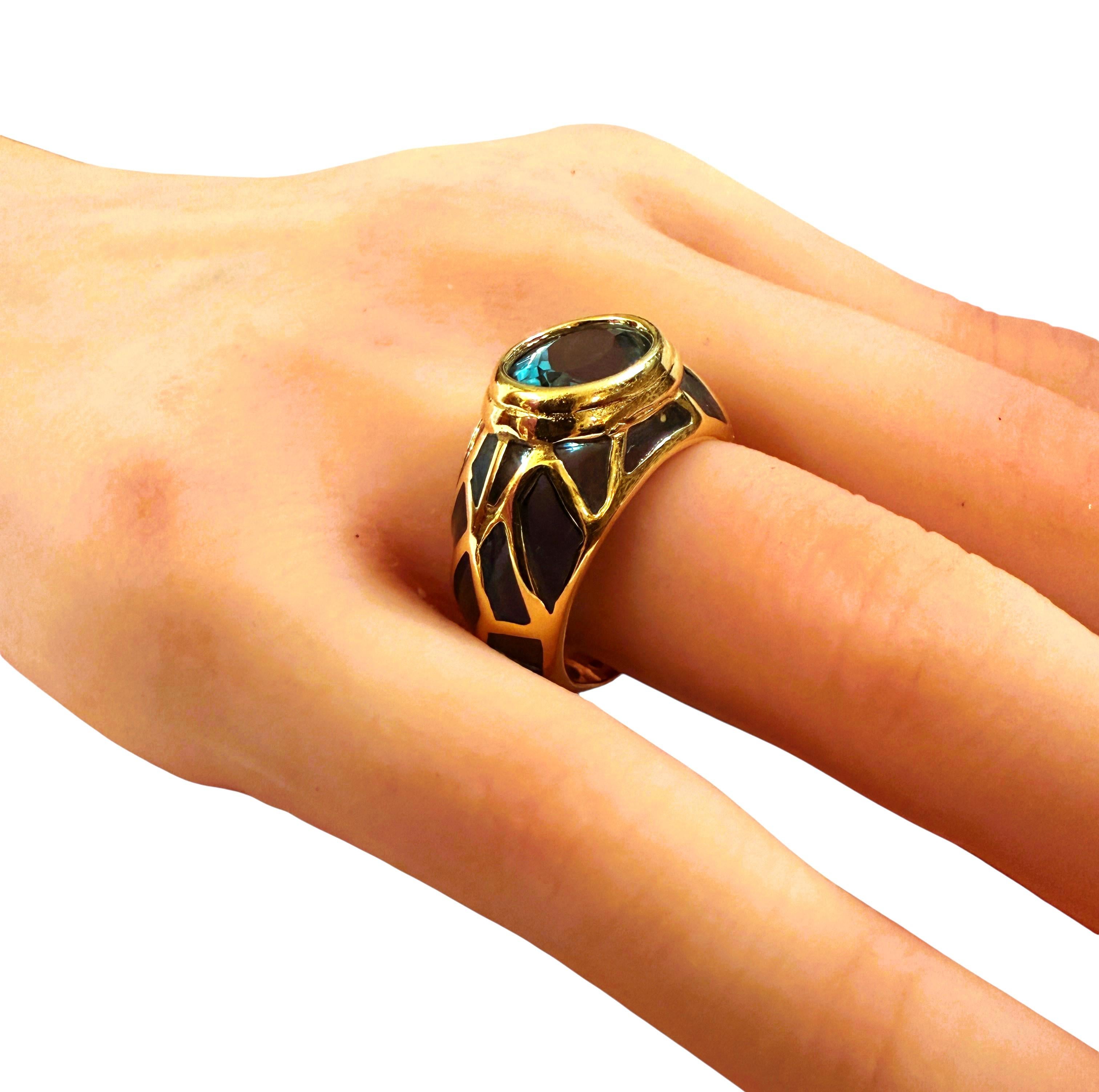 Anillo de oro amarillo de 10 quilates con topacio azul de Londres de 2,54 quilates y esmalte azul talla diamante en venta 2