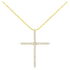Collana con ciondolo a croce in oro giallo 10K con diamante taglio rotondo da 3,0 carati