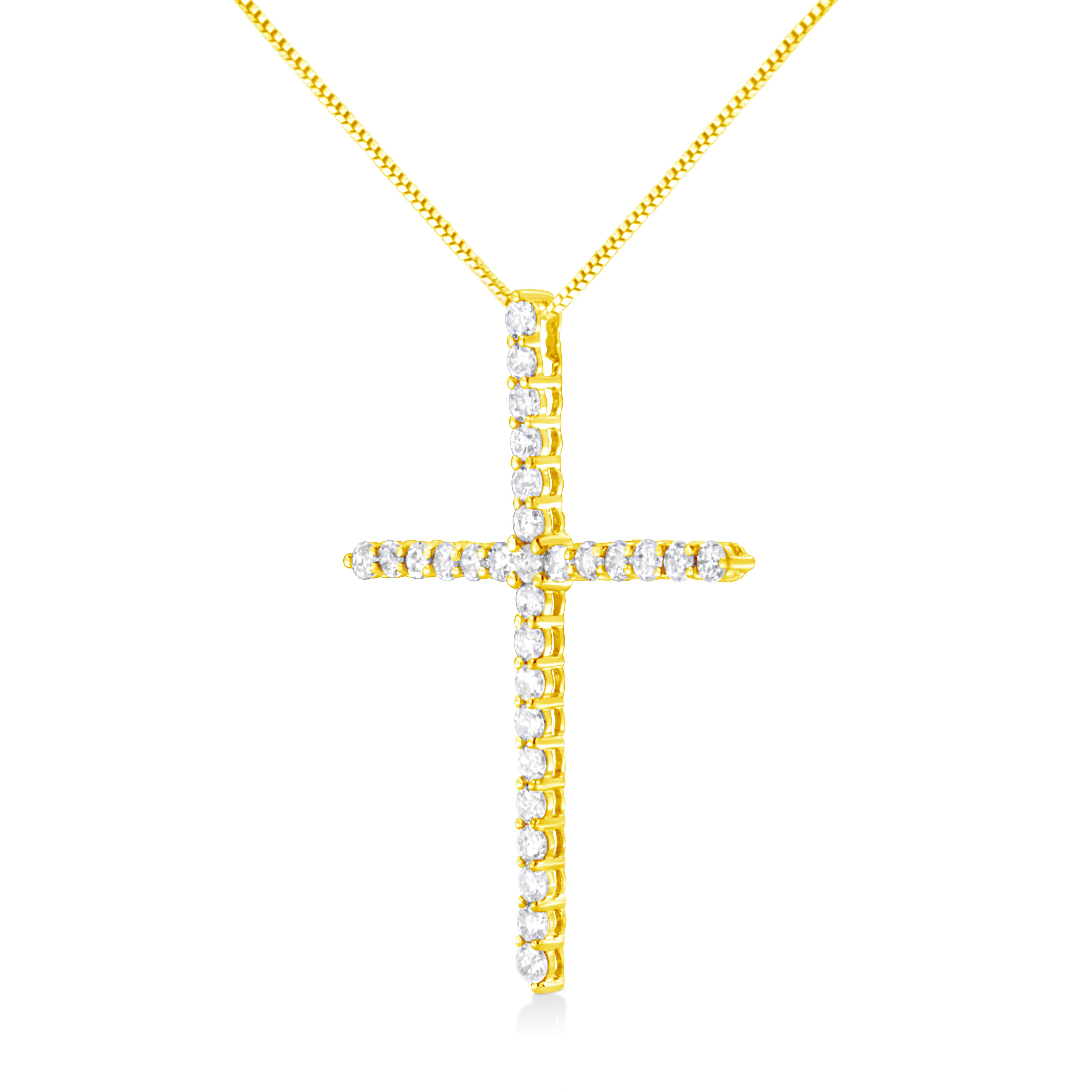 Round Cut 10K Yellow Gold 3.00 Cttw Round-Cut Diamond Cross Pendant Necklace For Sale