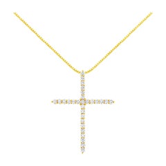 Collier pendentif croix en or jaune 10 carats avec diamants taille ronde de 3,00 carats poids total