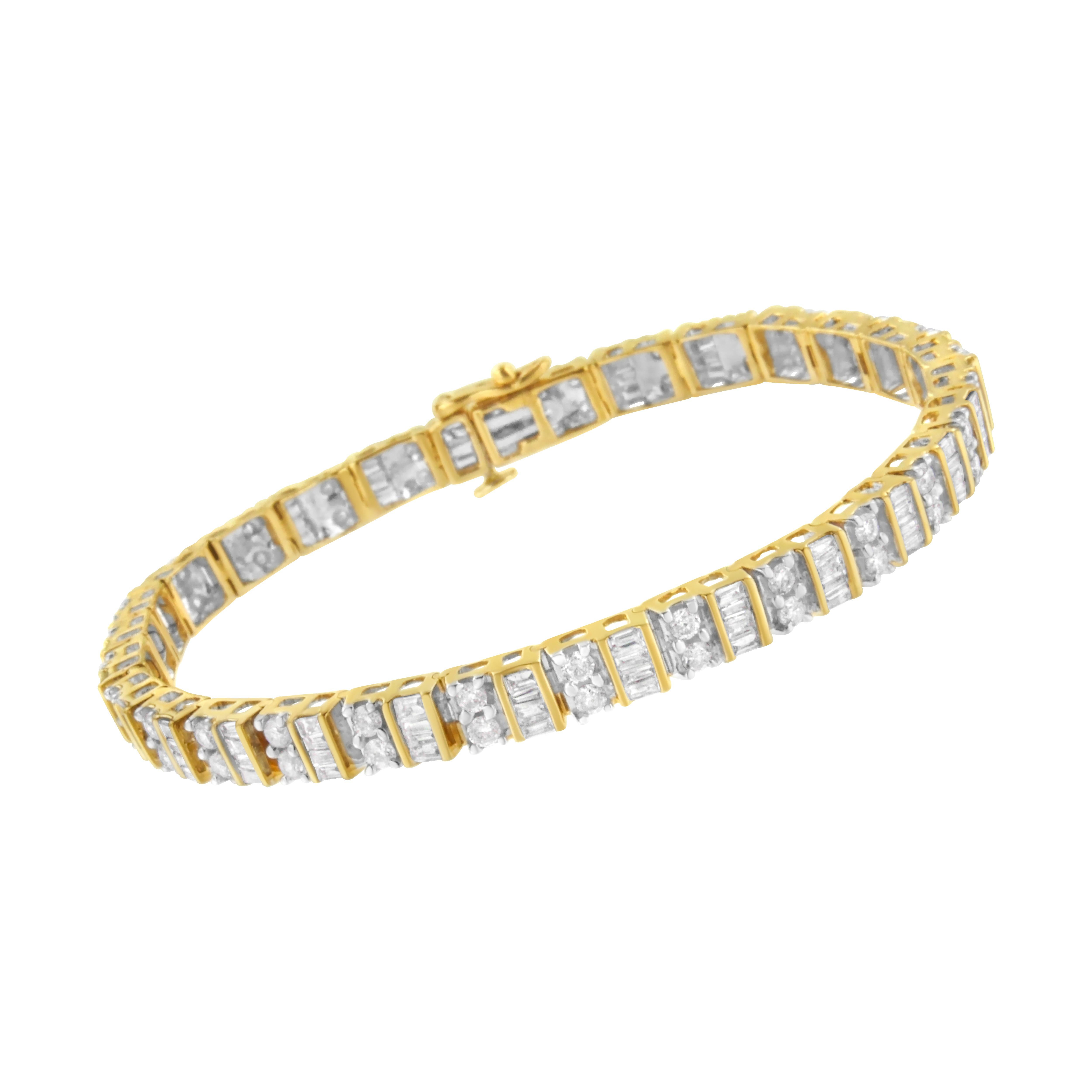 Taille brillant Bracelet tennis en or jaune 10 carats avec diamants taille baguette et ronde de 4,0 carats au total en vente