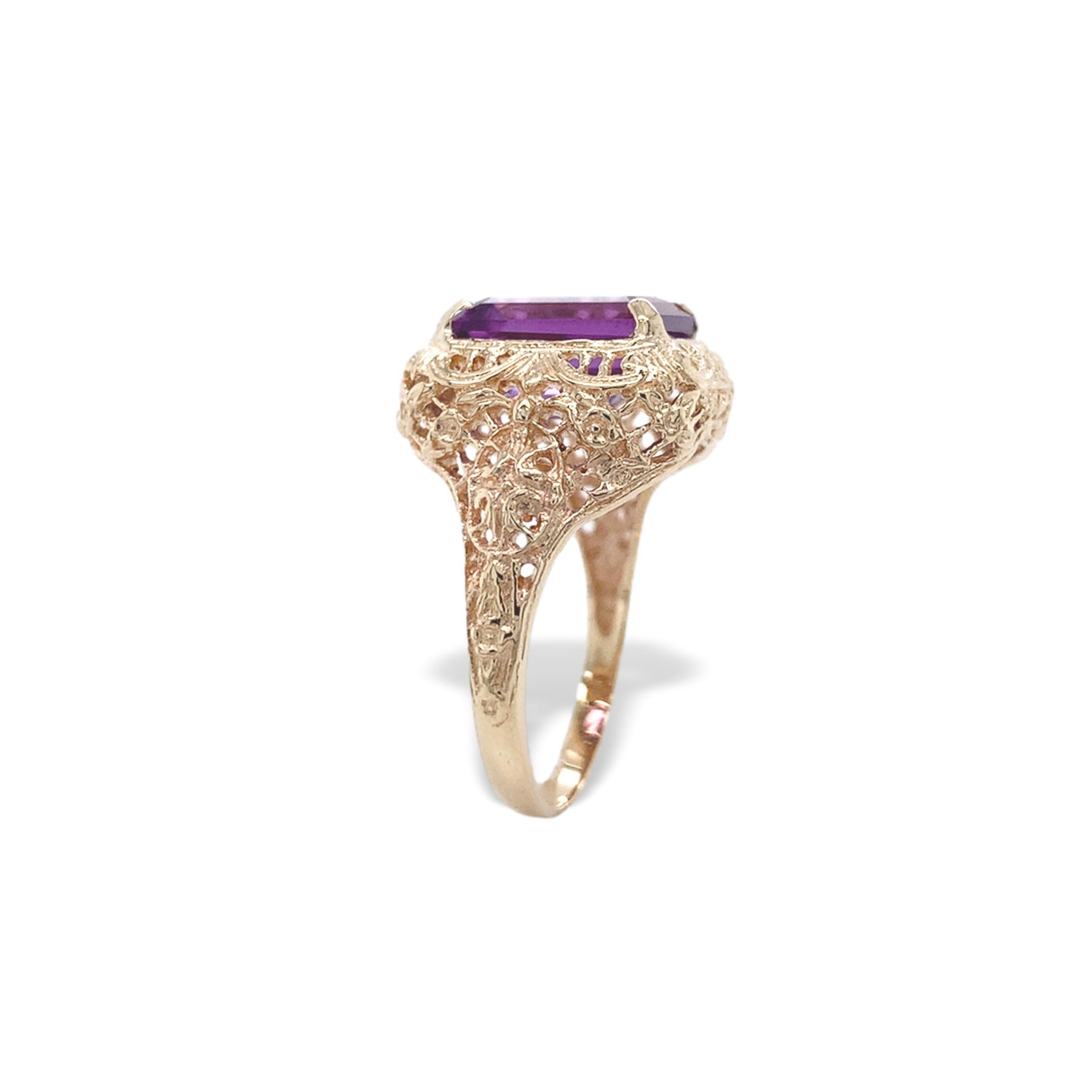 Taille émeraude Bague en or jaune 10K avec filigrane d'améthyste de 4,38 carats Taille 7,75 en vente