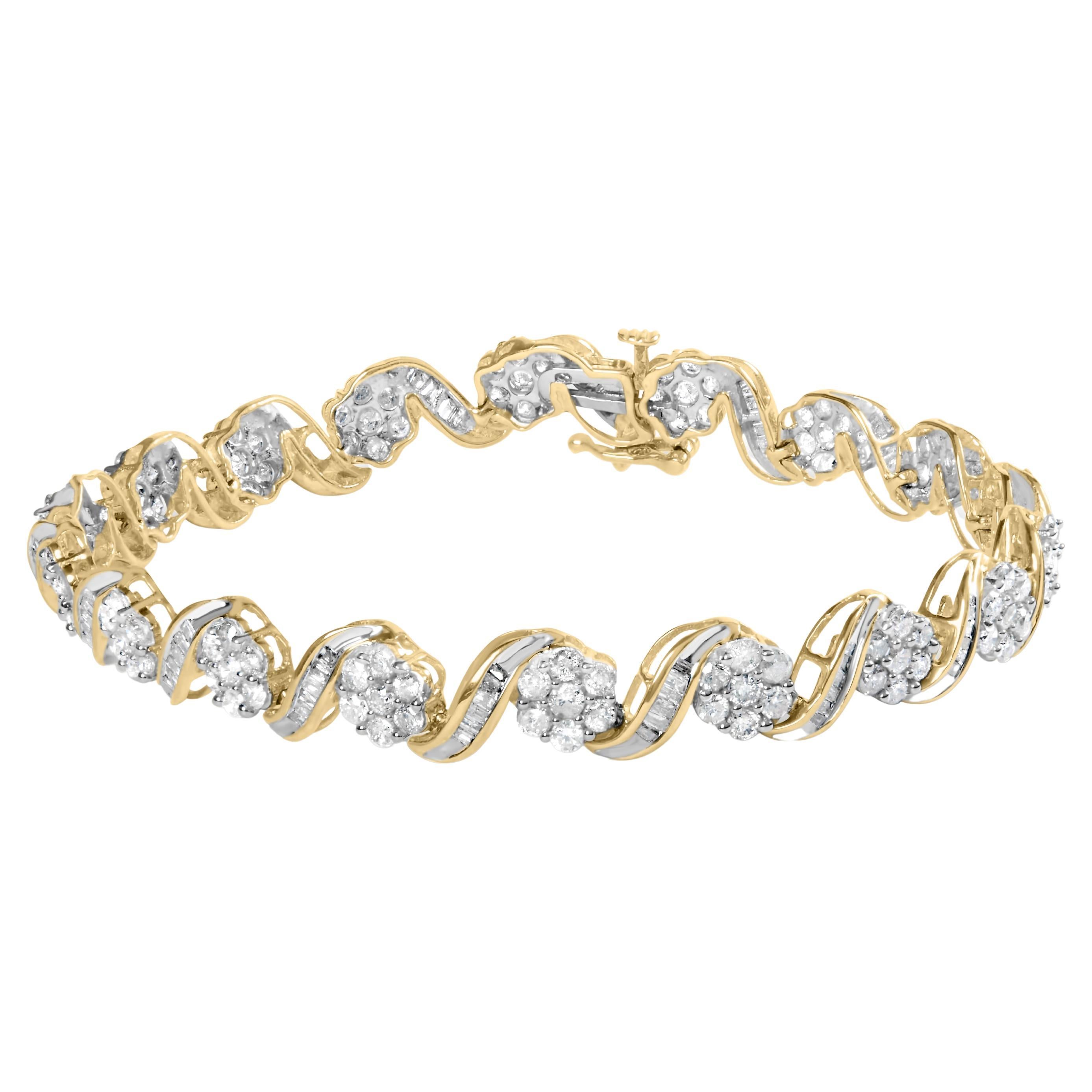 Bracelet à maillons floraux en or jaune 10 carats avec diamants taille ronde et baguette de 5,00 carats en vente