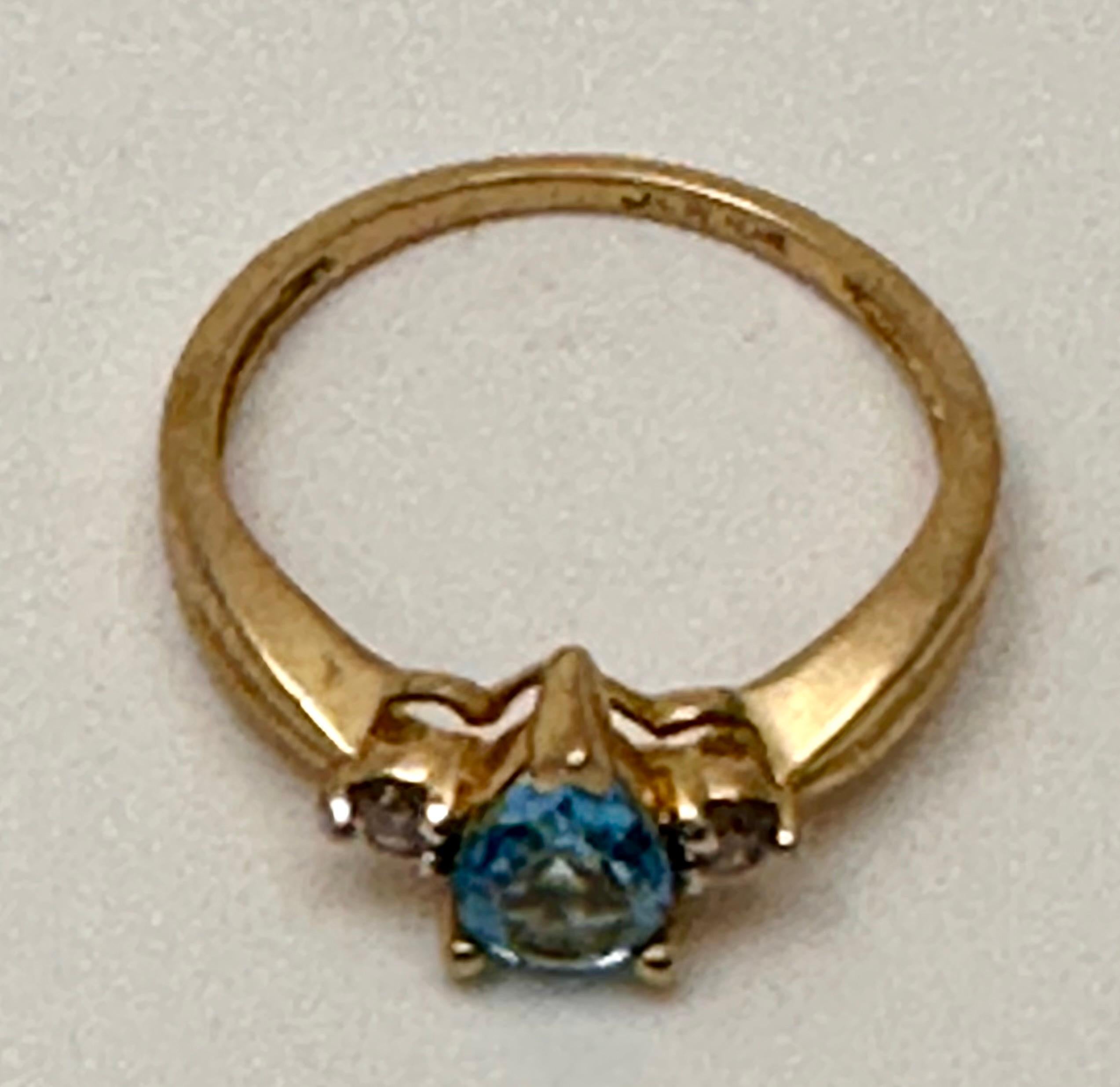 10k Yellow Gold 5mm x 7mm Pear Blue Topaz 2 Round Diamond Ring Size 7 For Sale 1