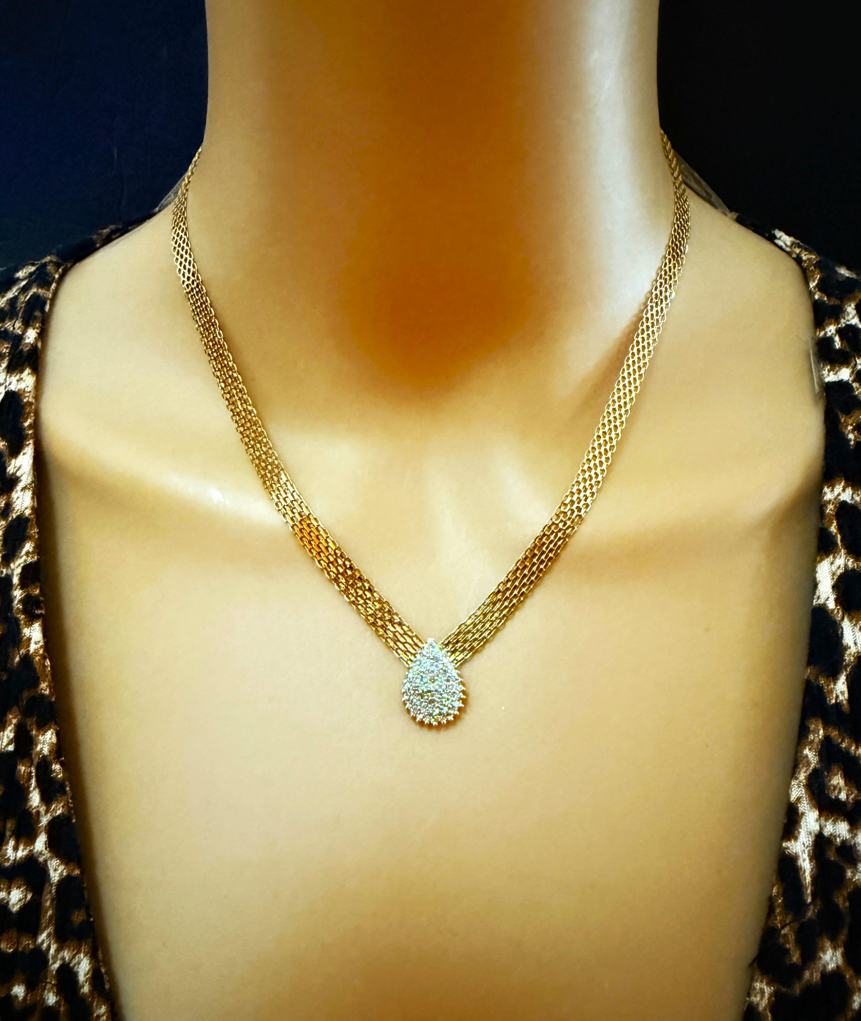 10K Gelbgold .61 Karat Diamant verkrustete Birne Cluster Anhänger Halskette 16