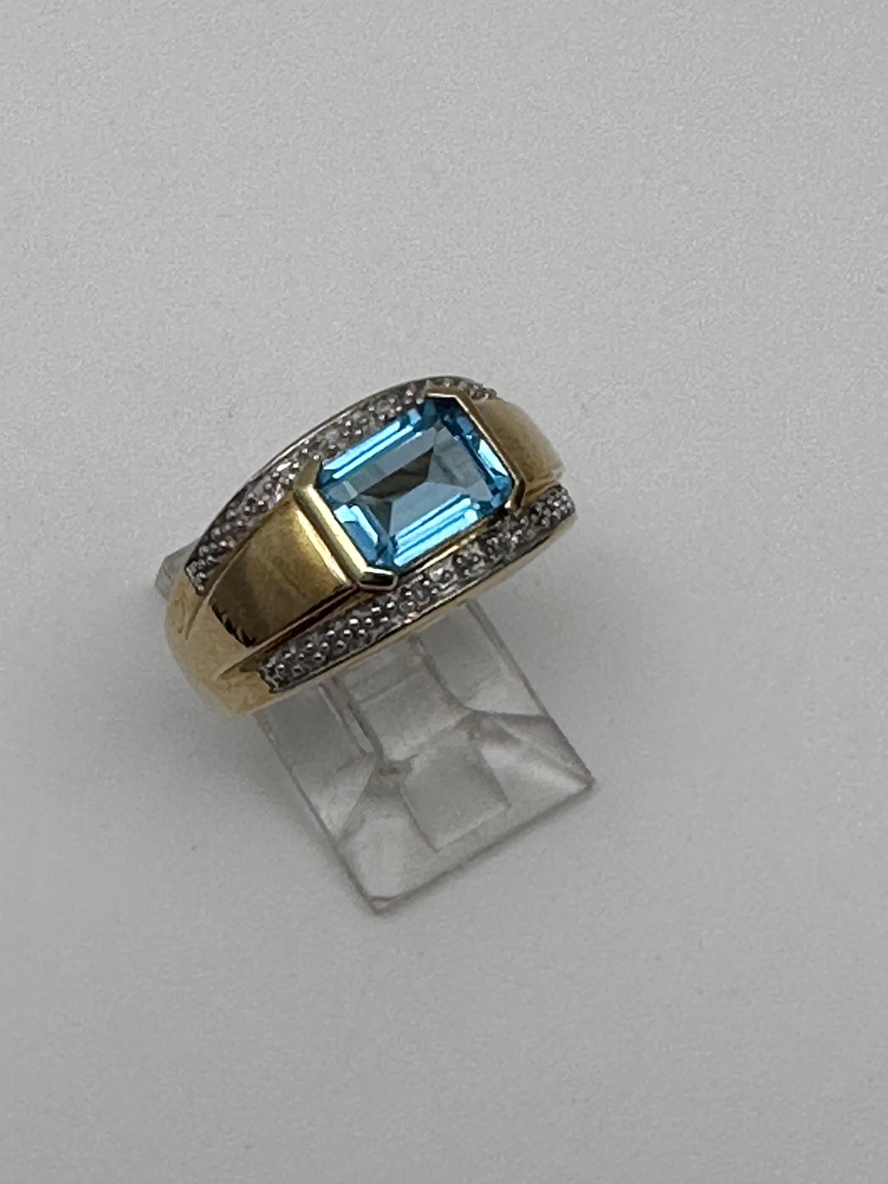 Women's 10k Yellow Gold 6mm x 8mm Emerald Cut Blue Topaz Diamond Ring Size 7 For Sale