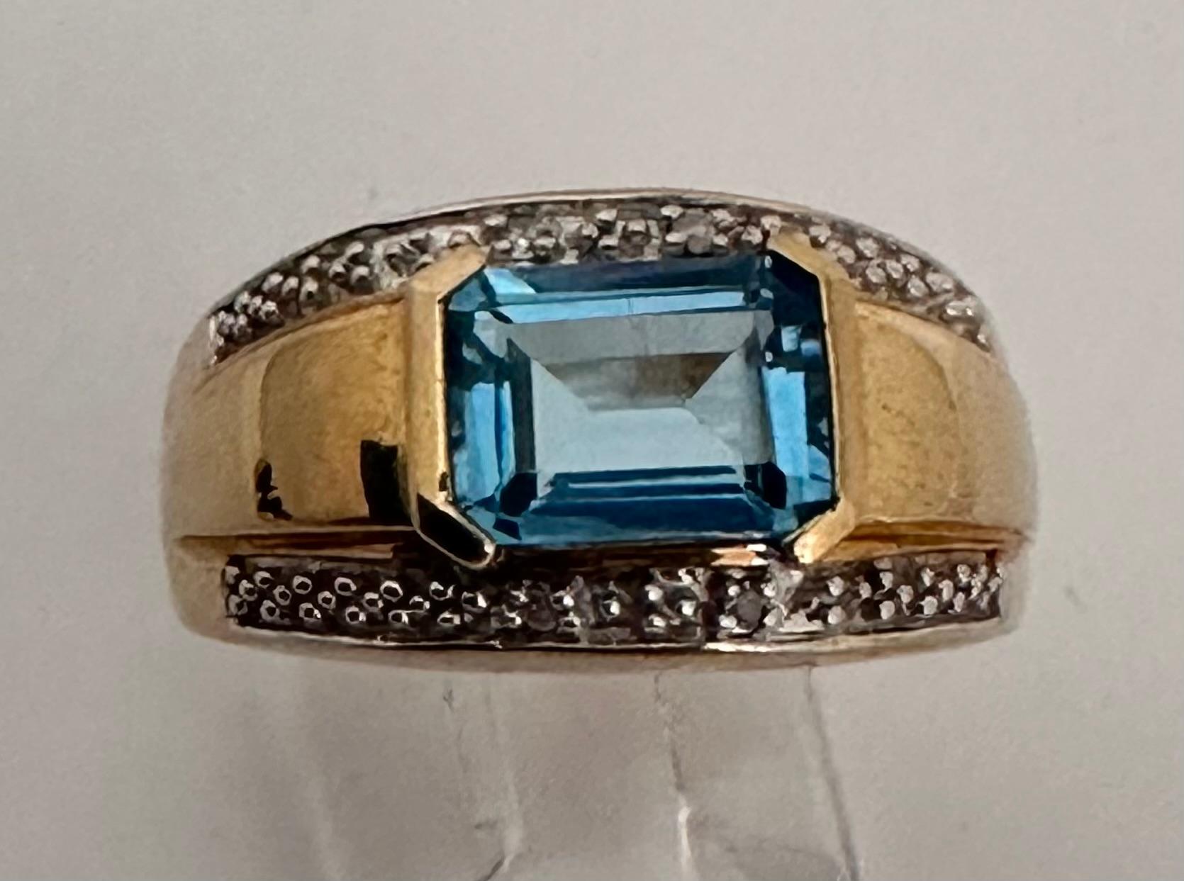 10k Yellow Gold 6mm x 8mm Emerald Cut Blue Topaz Diamond Ring Size 7 For Sale 3