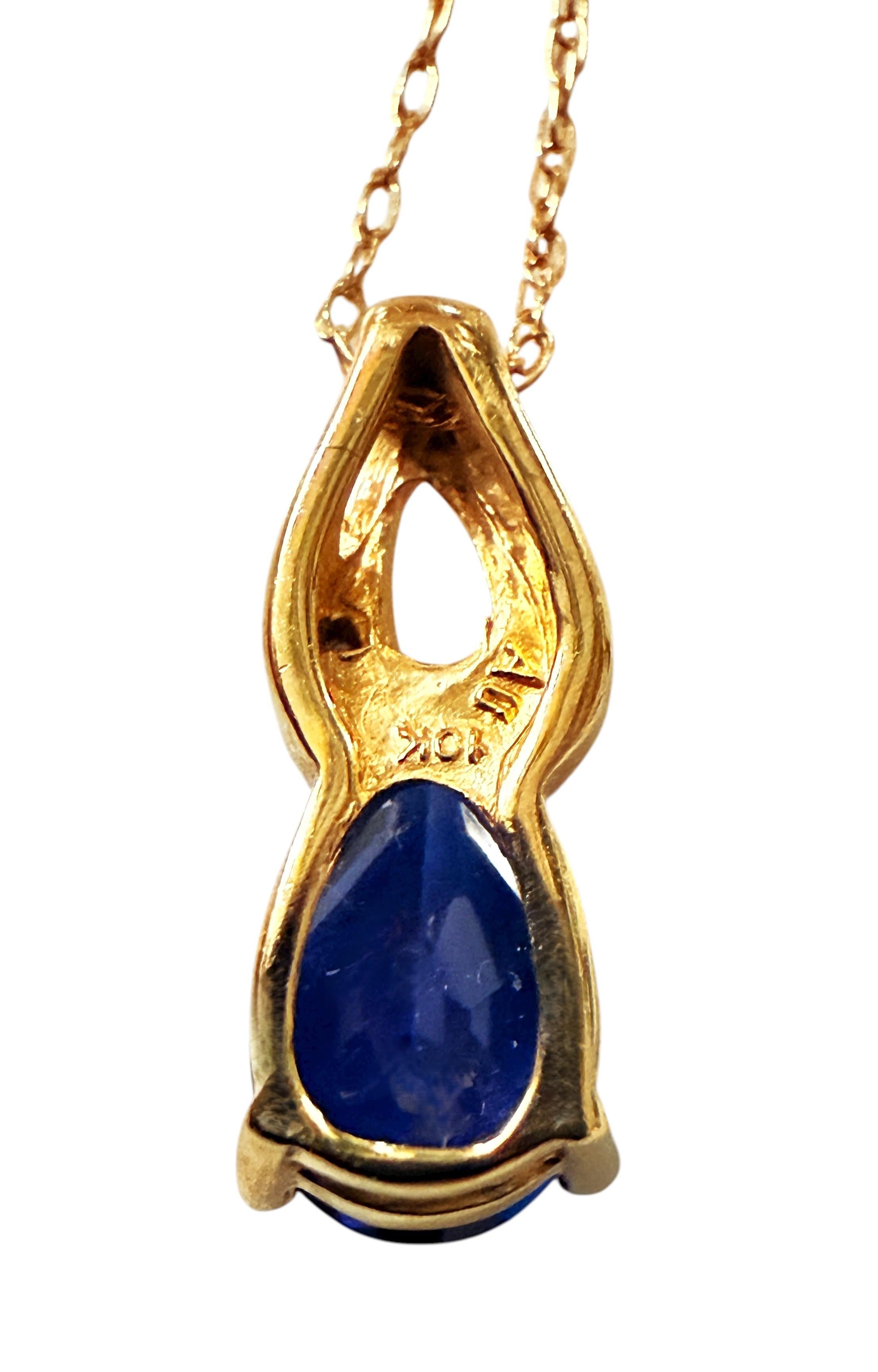 Collier en or jaune 10k avec pendentif saphir bleu et diamant taille brillant de 0,71 carat en vente 4