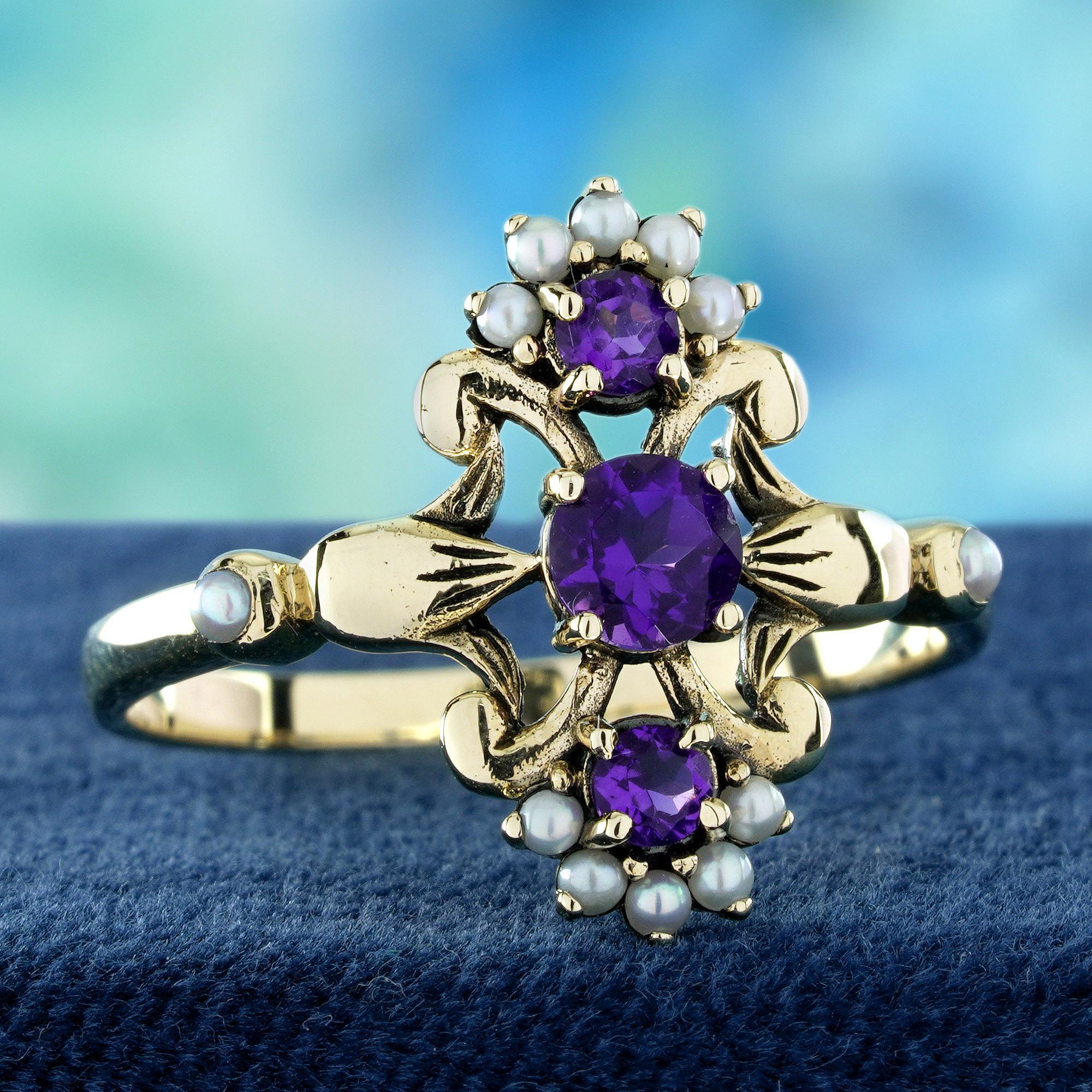 Édouardien Bague à trois pierres en or jaune 10K, améthyste et perle, style vintage en vente