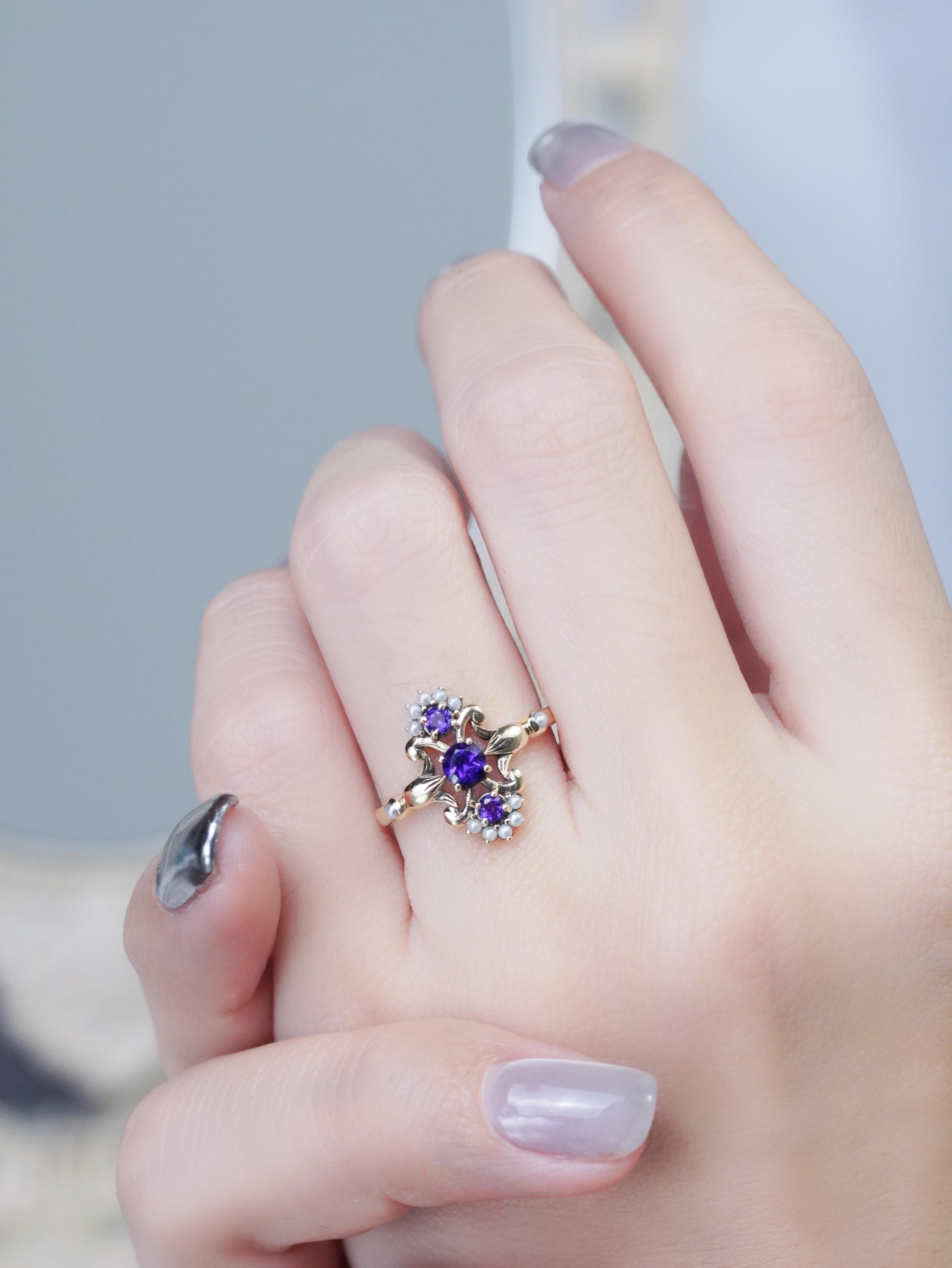 Bague à trois pierres en or jaune 10K, améthyste et perle, style vintage en vente 3