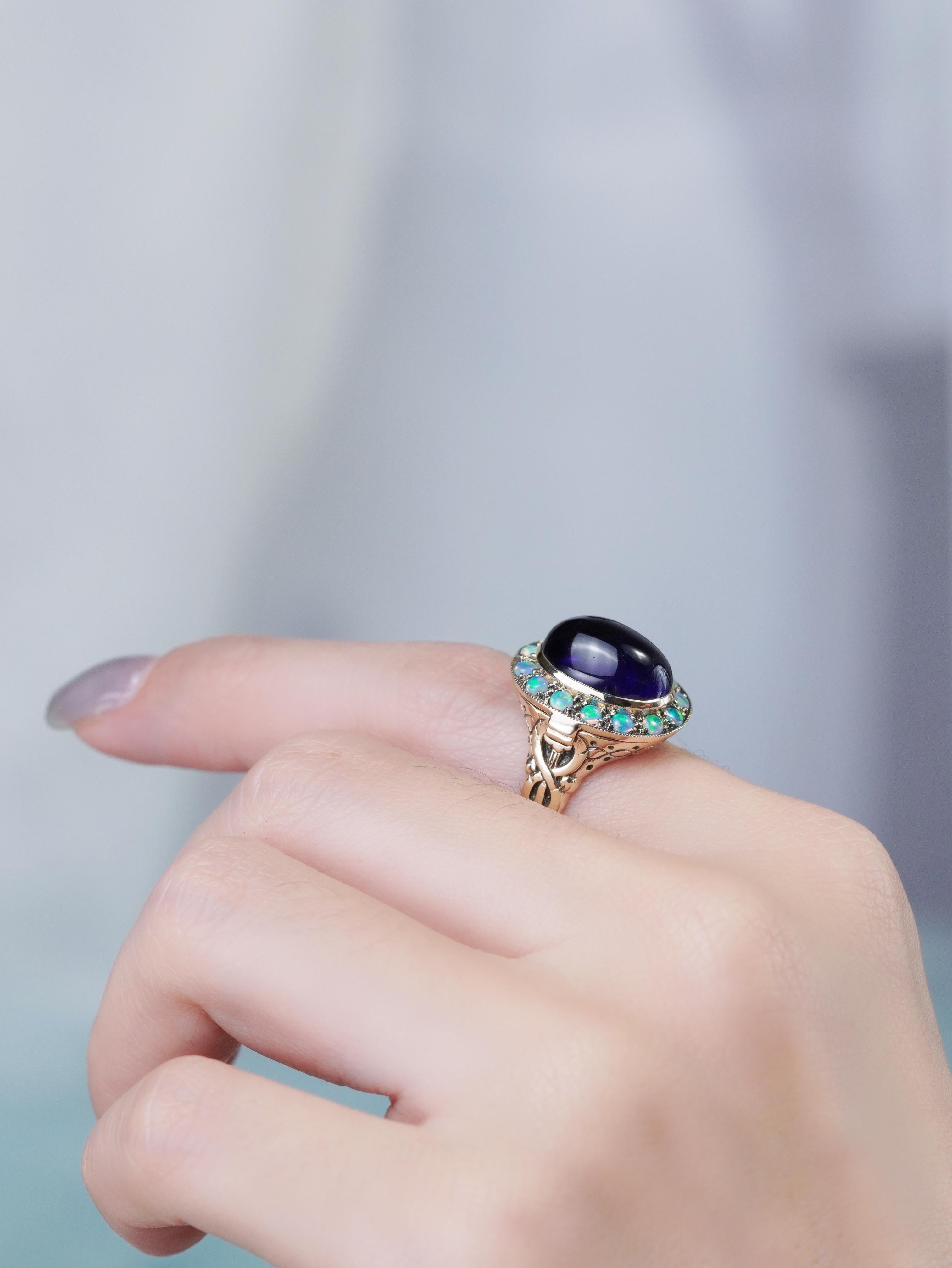 10K Gelbgold Amethyst Cabochon und Opal Poison Ring im Angebot 5