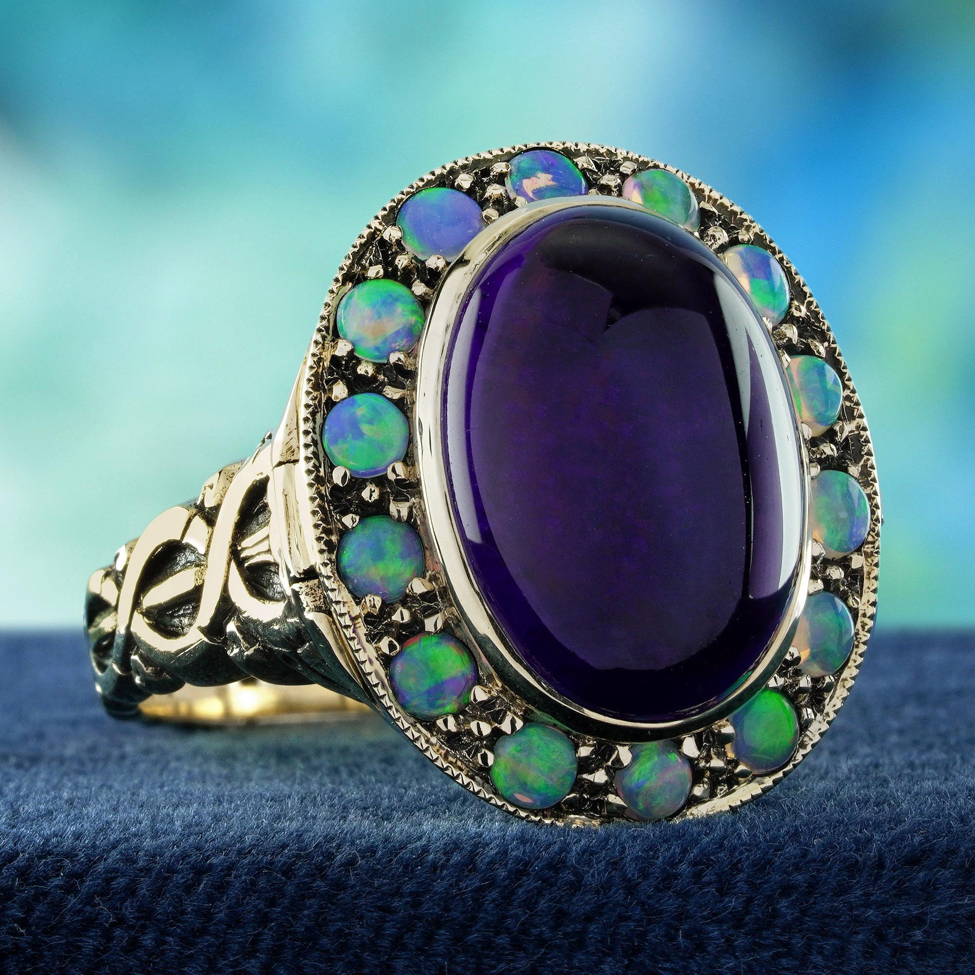 10K Gelbgold Amethyst Cabochon und Opal Poison Ring (Edwardian) im Angebot