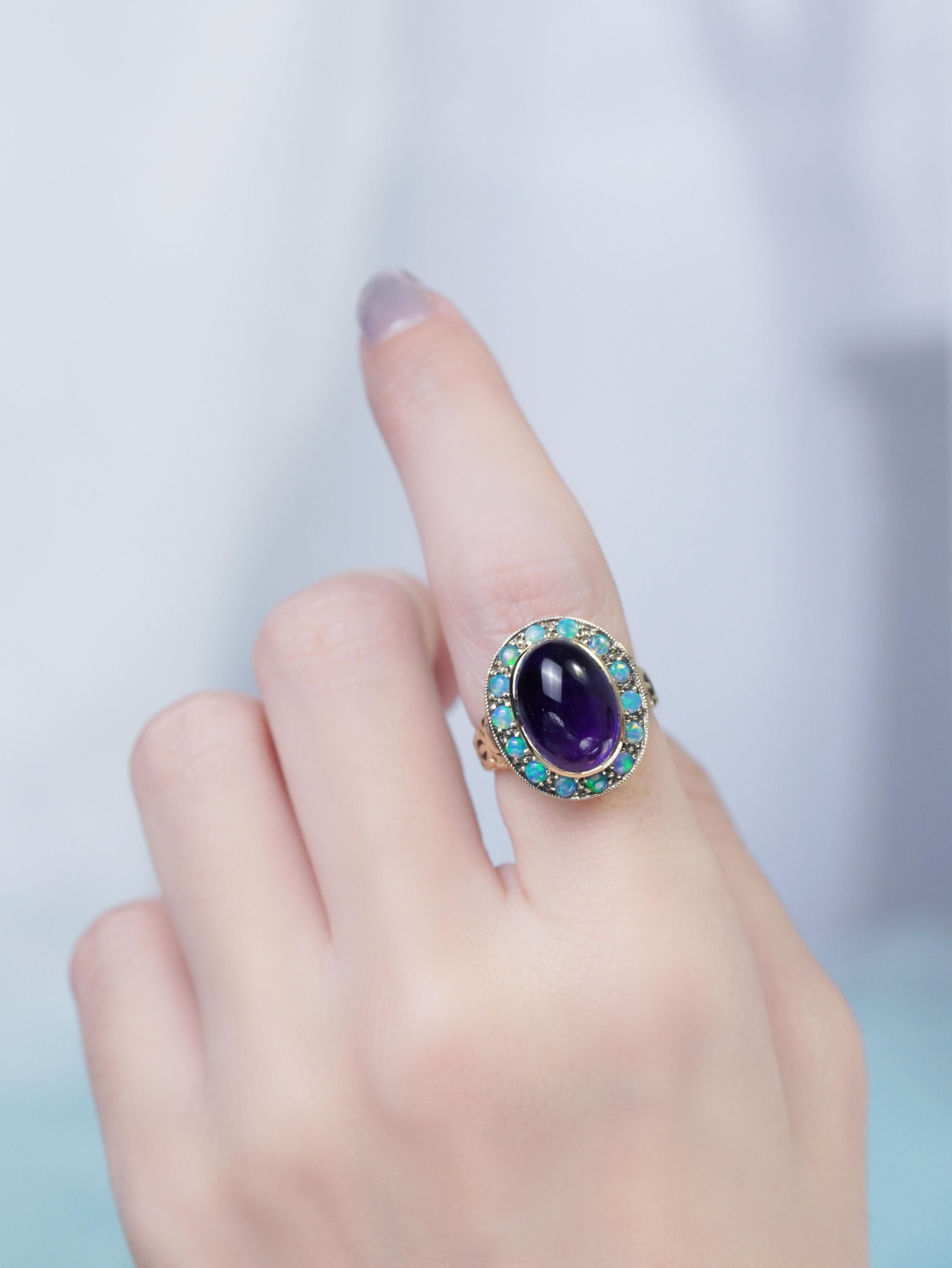 10K Gelbgold Amethyst Cabochon und Opal Poison Ring im Angebot 3