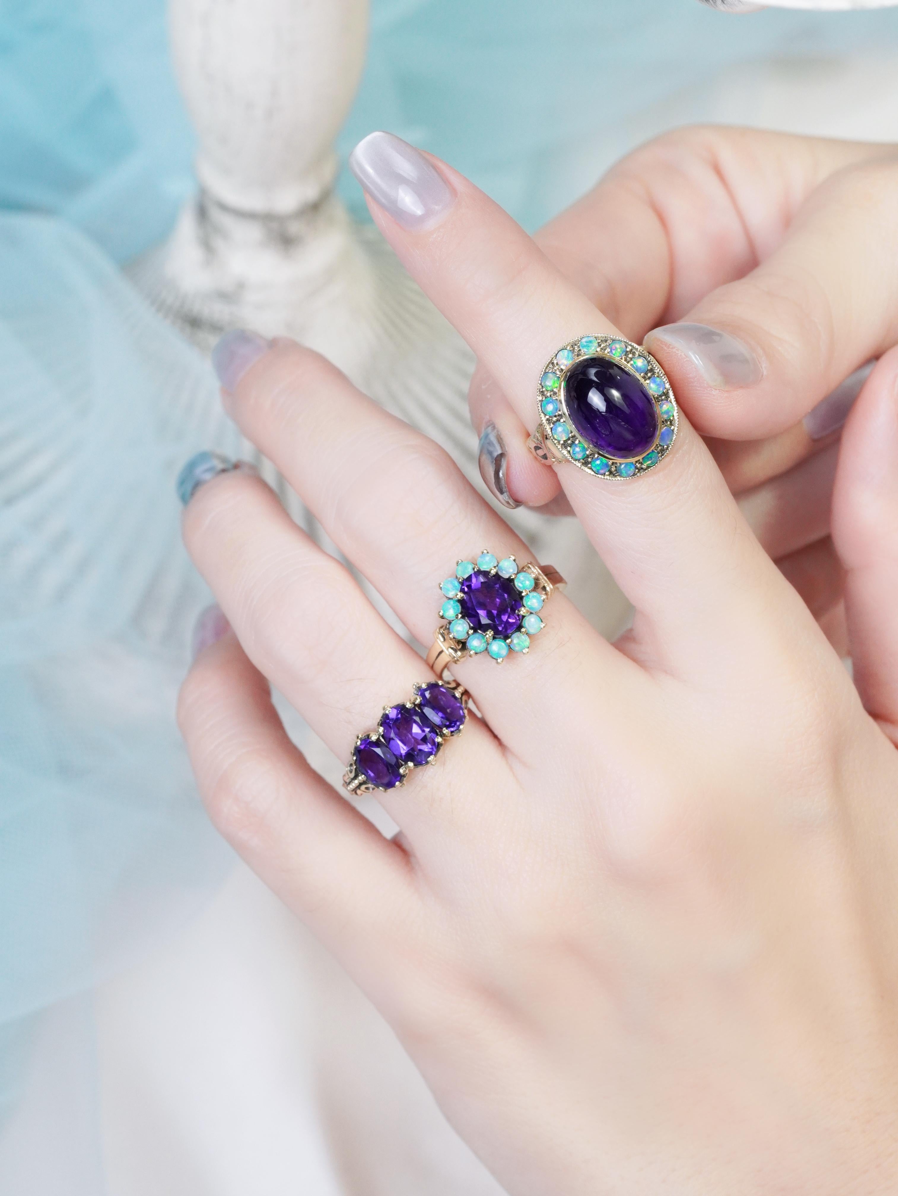 10K Gelbgold Amethyst Cabochon und Opal Poison Ring im Angebot 4