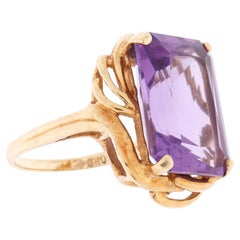 10K Yellow Gold Amethyst Cocktail Ring, Mid 20th Century, USA
