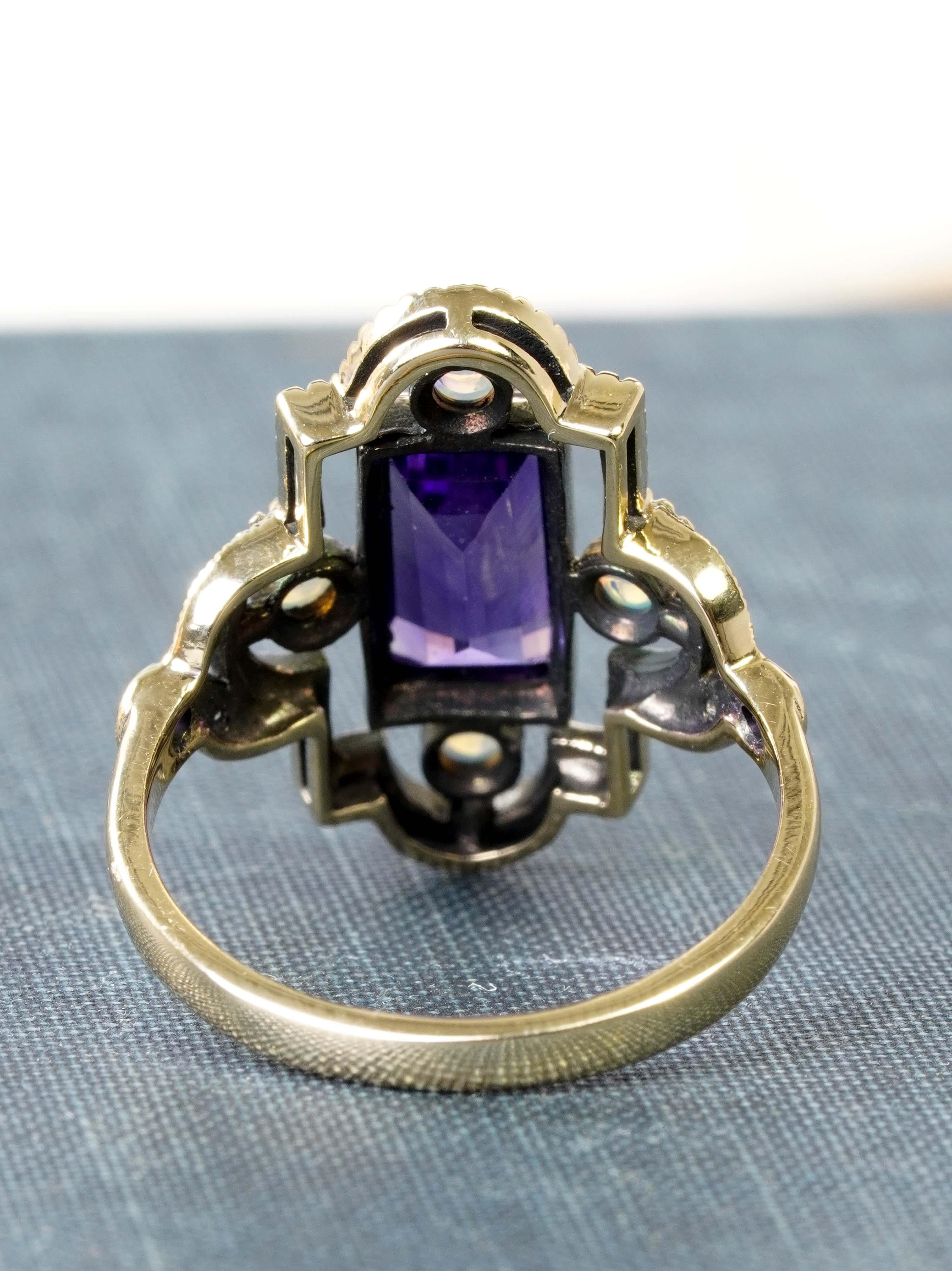Bague de cocktail en or jaune 10K avec améthyste, opale et diamant de style vintage en vente 4