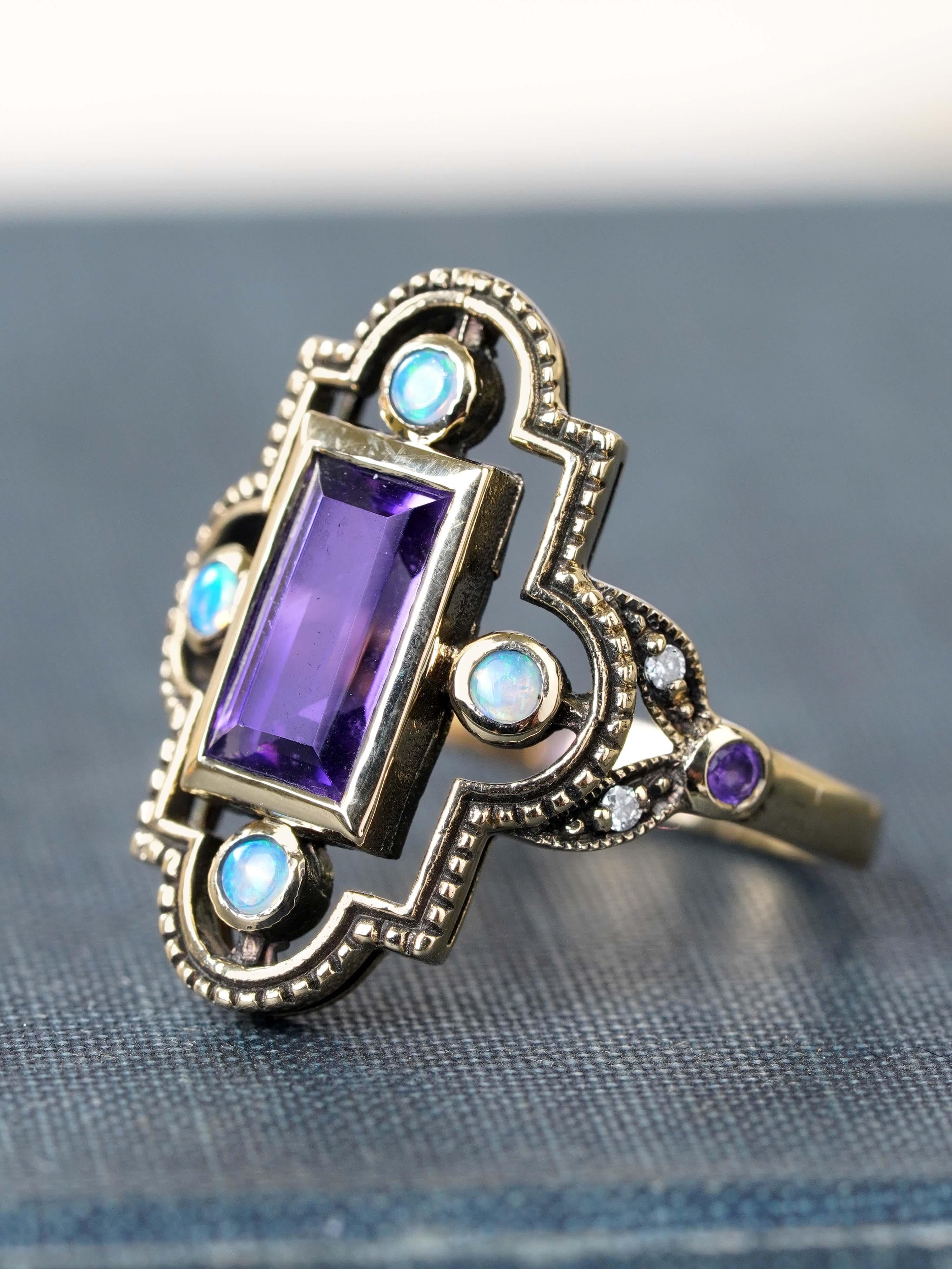 Bague de cocktail en or jaune 10K avec améthyste, opale et diamant de style vintage en vente 2