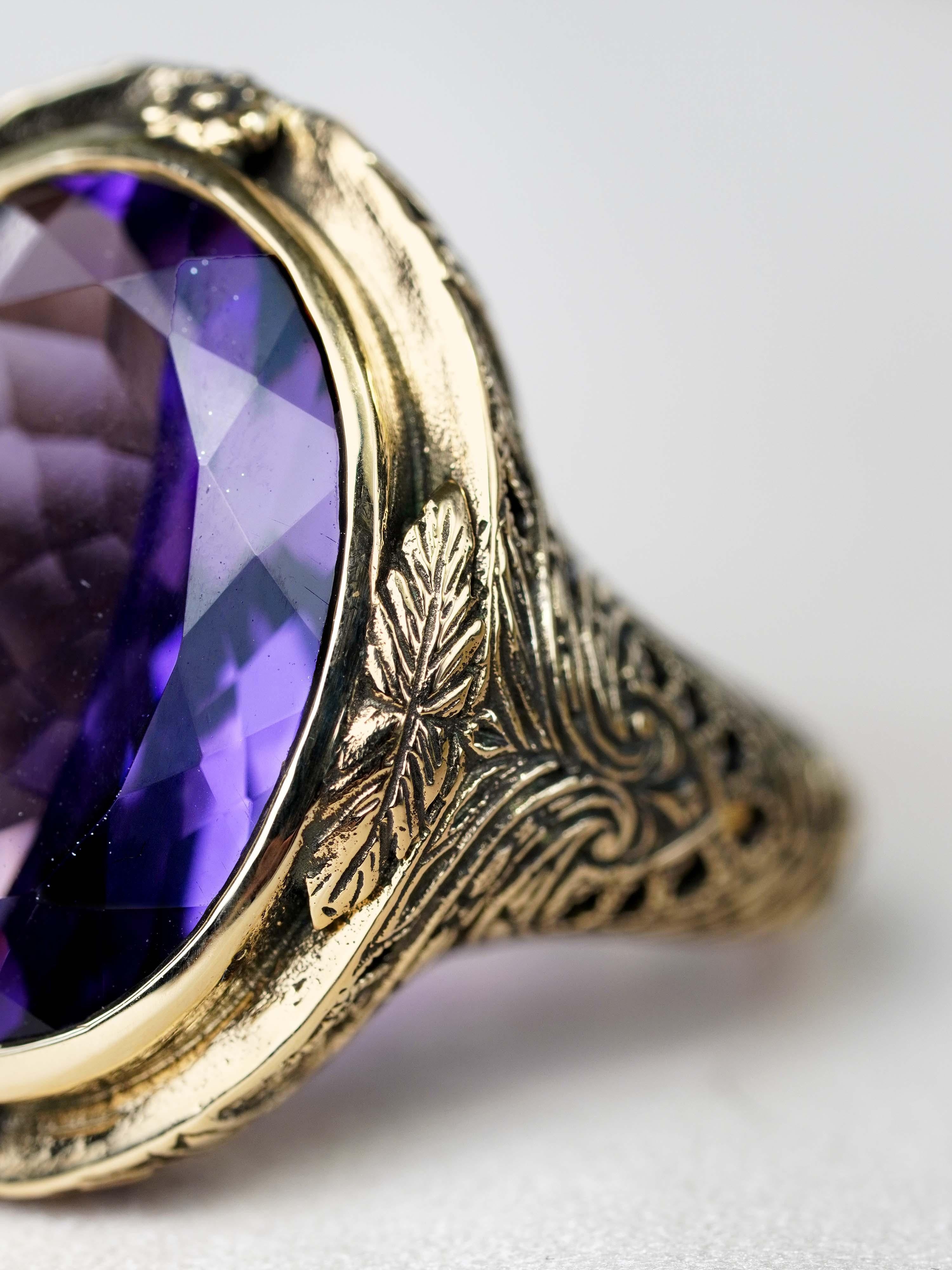 Bague de cocktail en or jaune 10K à l'améthyste de style vintage en vente 5