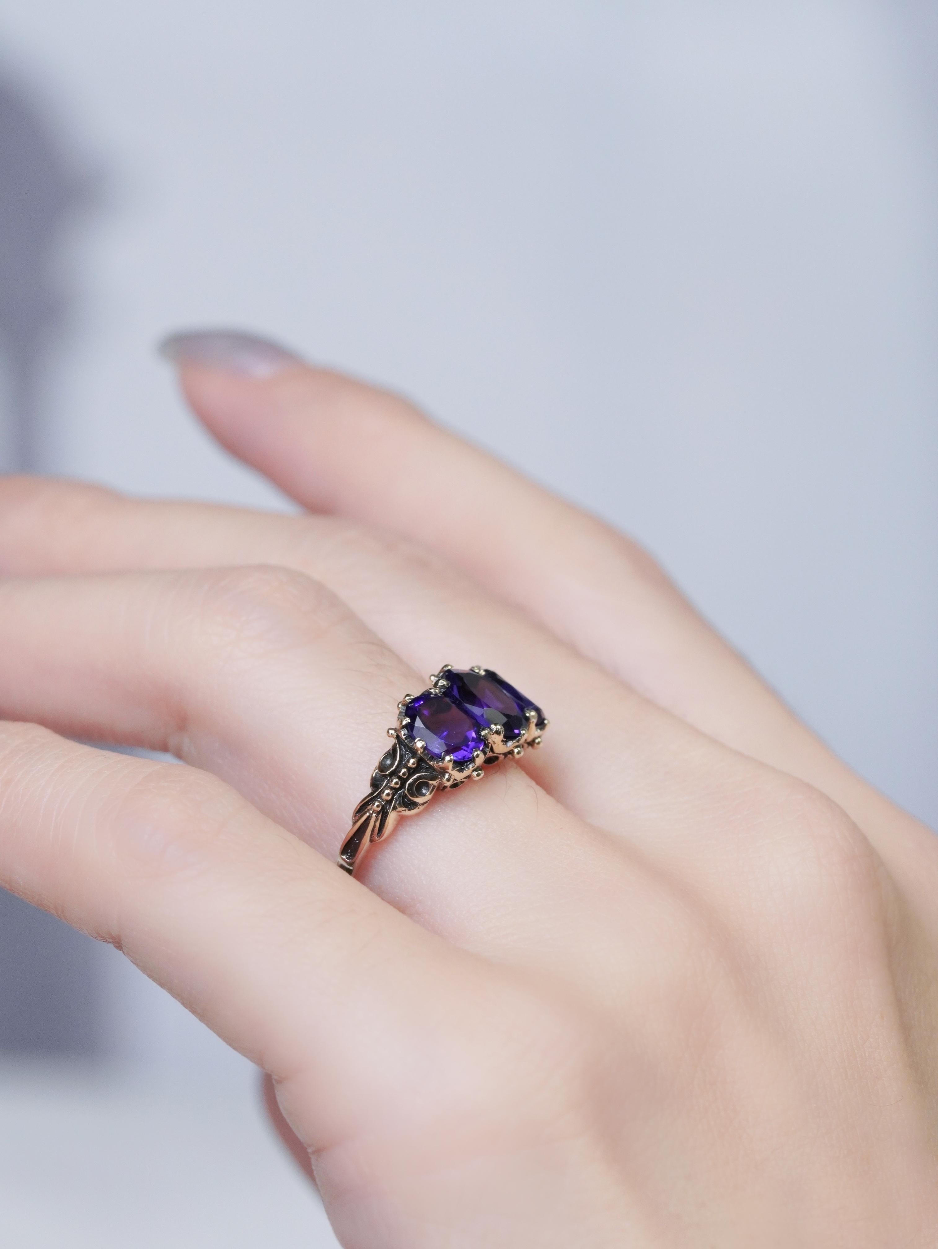 Bague à trois pierres en or jaune 10K avec améthyste, style vintage en vente 6