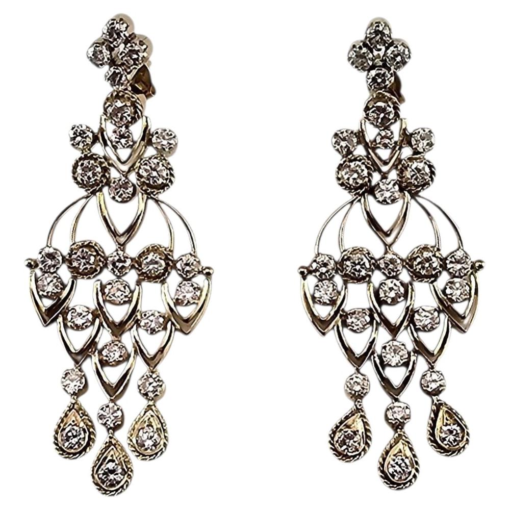 Boucles d'oreilles pendantes en or jaune 10K et diamants #25119