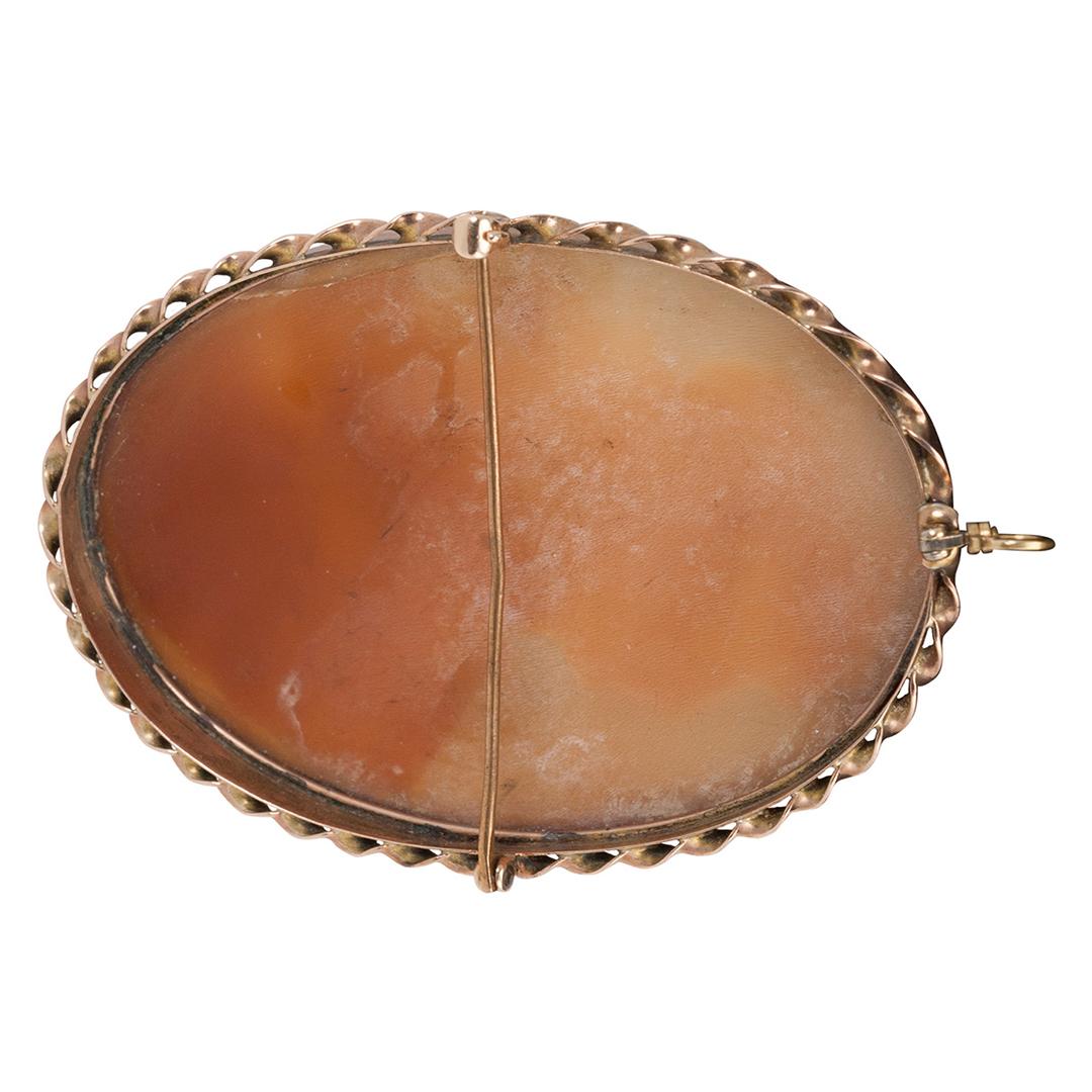 10K Yellow Gold Antique Carved Shell Cameo In Excellent Condition For Sale In Laguna Beach, CA