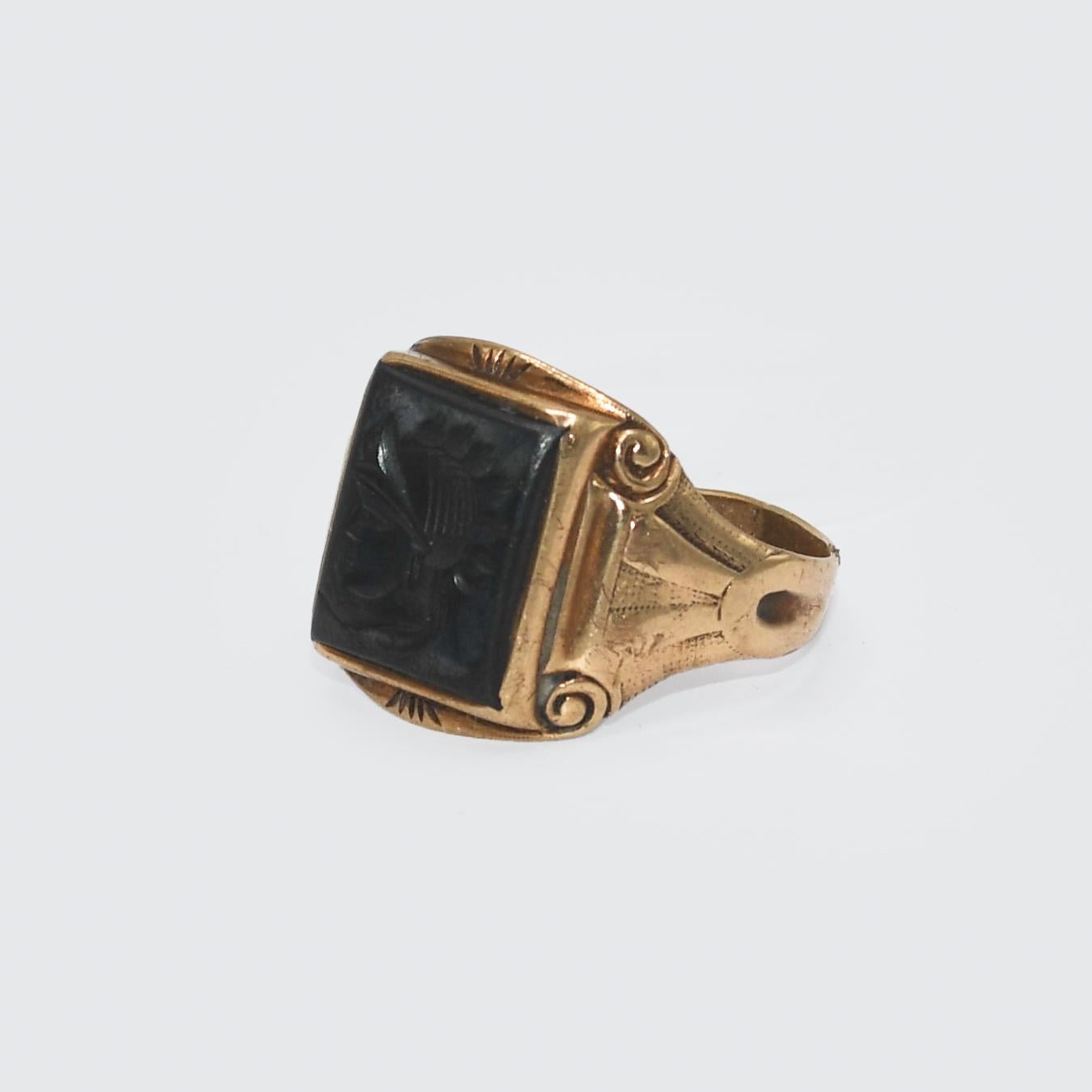 10k Yellow Gold Antique Hand Carved Hematite Soldier Ring, Size 11.75 In Excellent Condition For Sale In Laguna Beach, CA