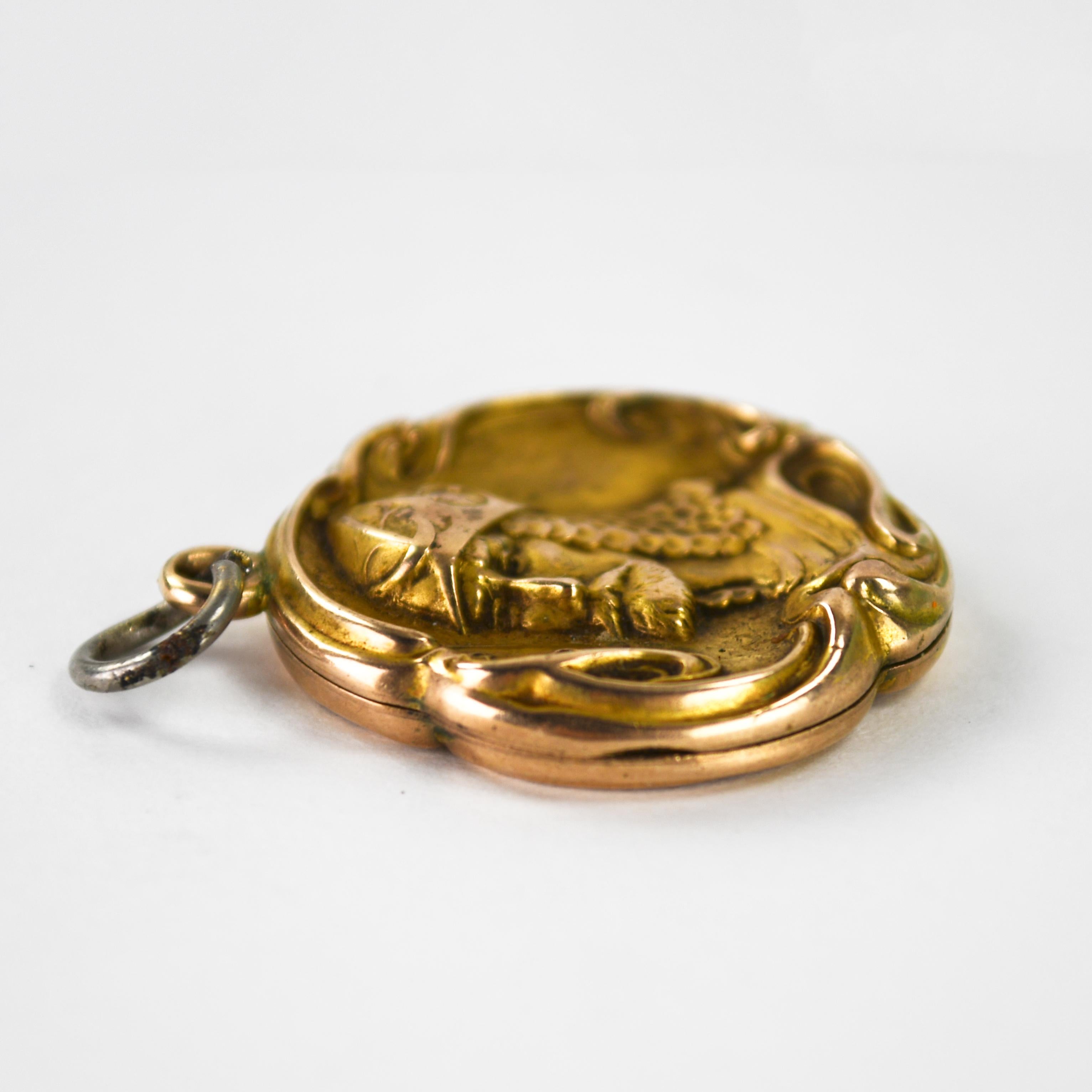 Pendentif antique en or jaune 10K 6.6g en vente 1