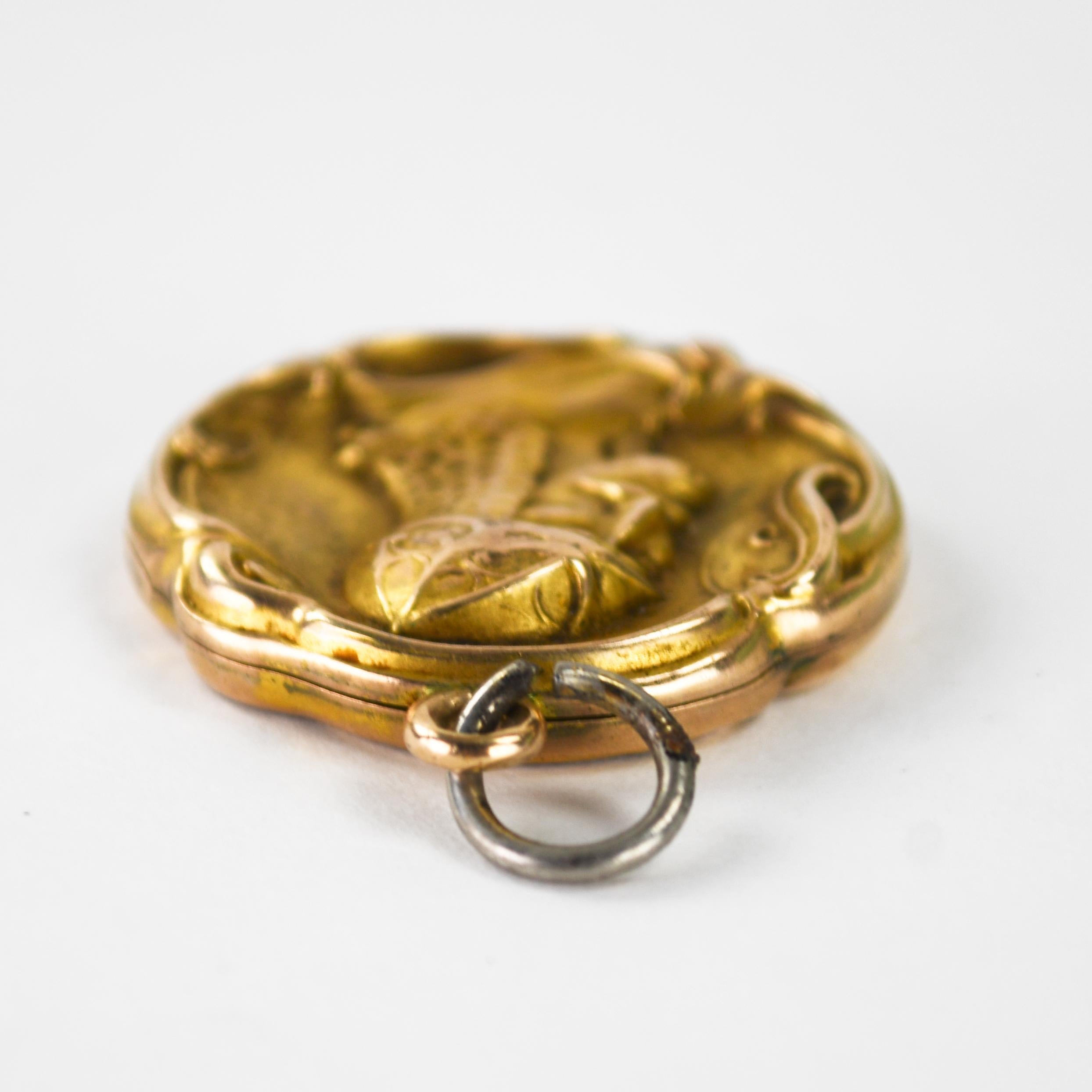 Pendentif antique en or jaune 10K 6.6g en vente 2