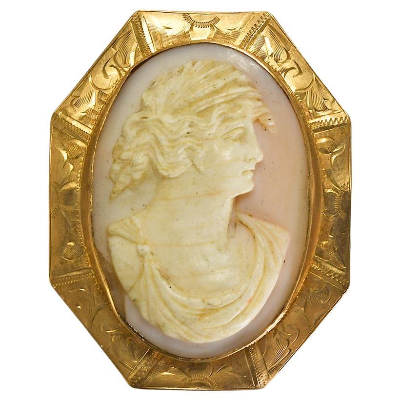 10K Yellow Gold Antique Shell Cameo Brooch 11.9g For Sale