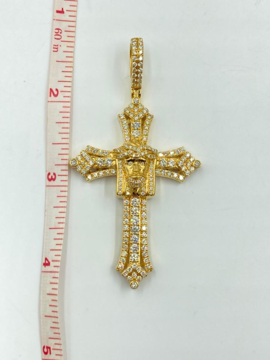 10K Yellow Gold Approx. 3.00 C.T.W. Round Diamond Crucifix Pendant 16.8g For Sale 3