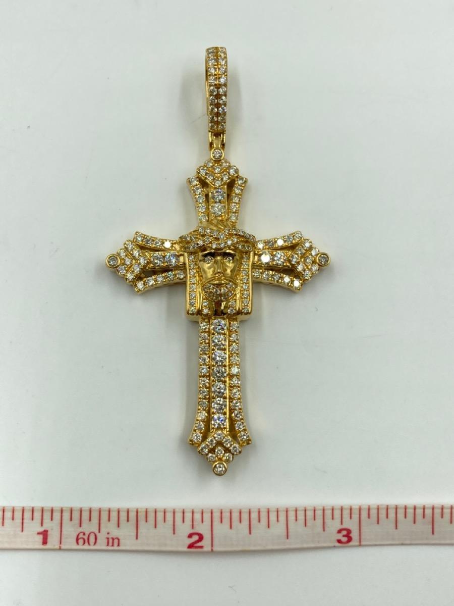 10K Yellow Gold Approx. 3.00 C.T.W. Round Diamond Crucifix Pendant 16.8g For Sale 4