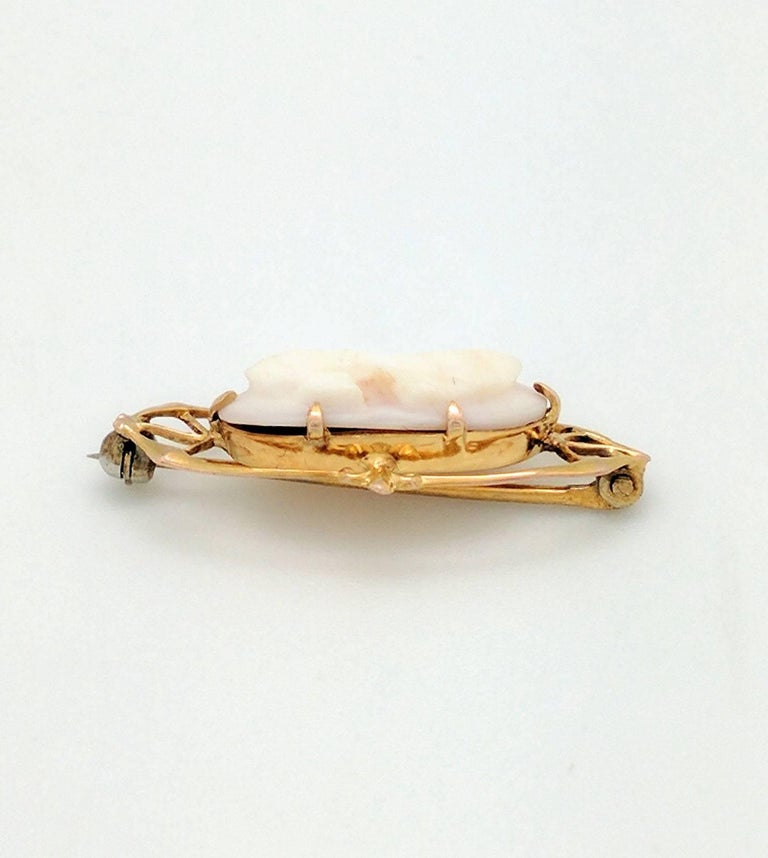 10 Karat Yellow Gold Cameo Brooch For Sale at 1stDibs