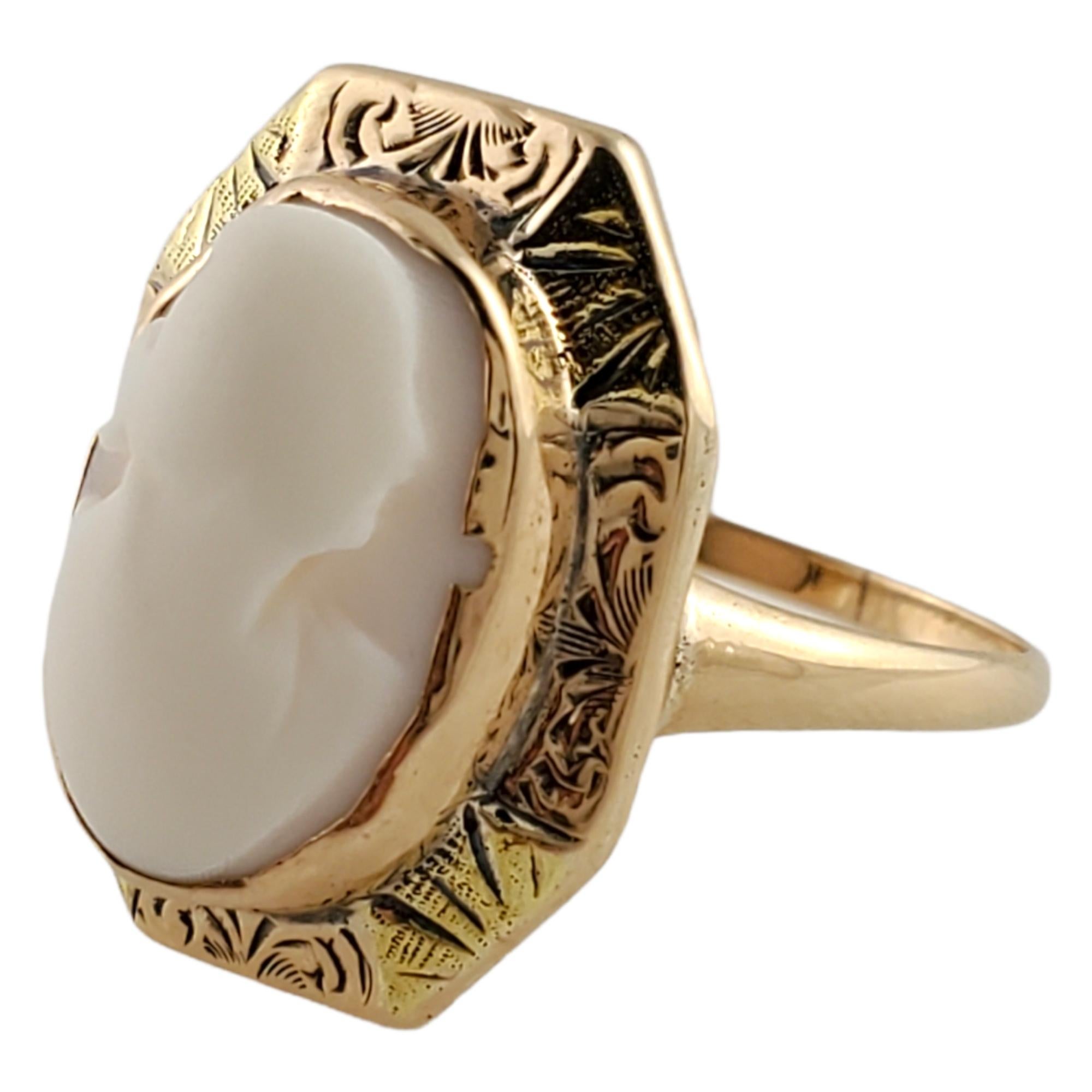 10k Yellow Gold Cameo Ring In Good Condition For Sale In Washington Depot, CT
