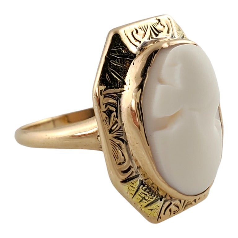 10k Yellow Gold Cameo Ring For Sale at 1stDibs