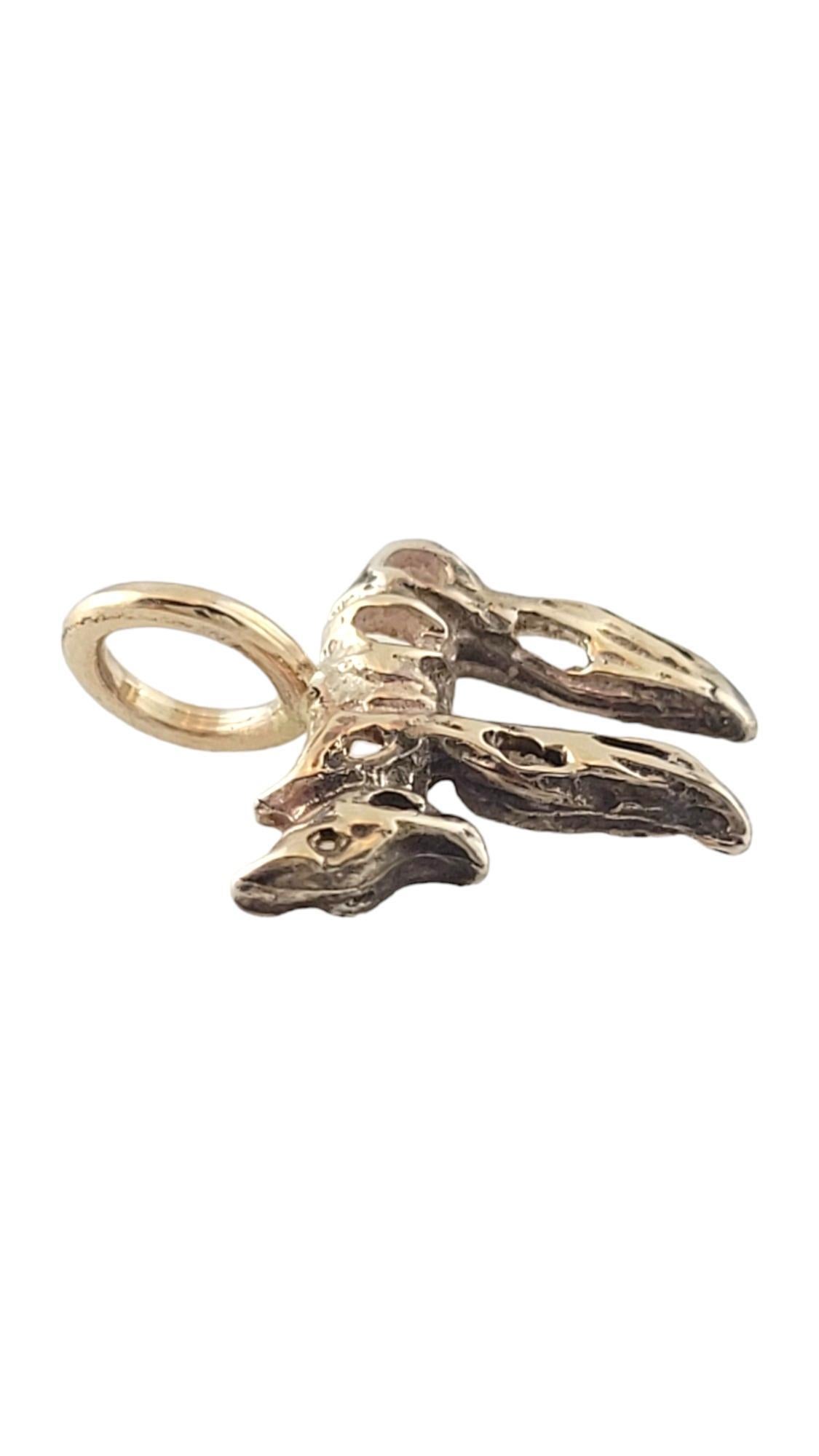 Vintage 10K Yellow Gold Chai Charm

This gorgeous 10K gold chai charm would look beautiful on a chain!

Size: 15.85mm X 11.40mm X 2.00mm

Weight: 0.4 dwt/ 0.7 g

Tested 10K

Very good condition, professionally polished.

Will come packaged in a gift