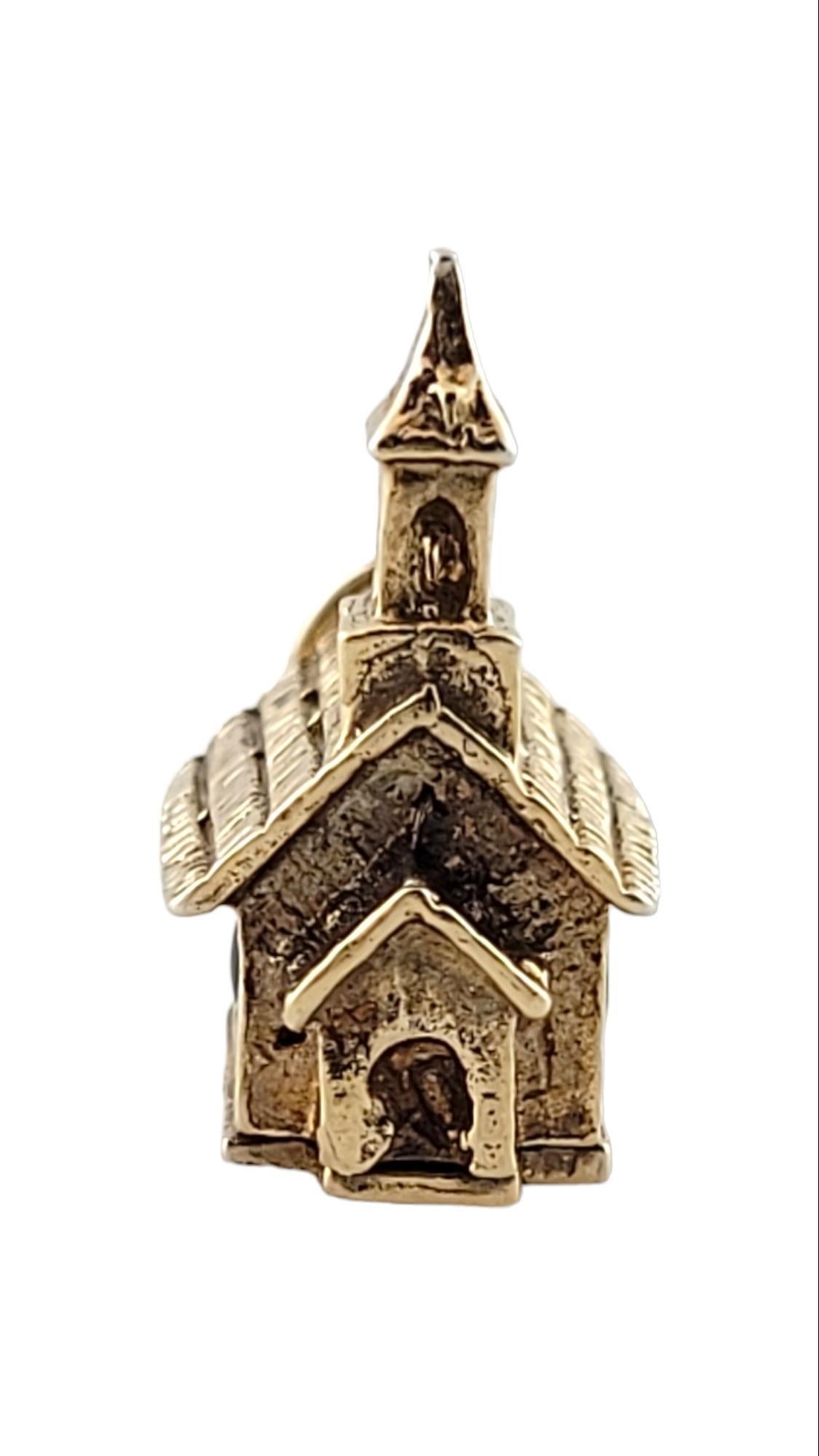 Vintage 10K Yellow Gold Church Pendant with Lord's Prayer Stanhope

This gorgeous church pendant is crafted with beautiful detail from 10K yellow gold and features a stanhope that projects the Lord's Prayer!
(Lord's Prayer is slightly off