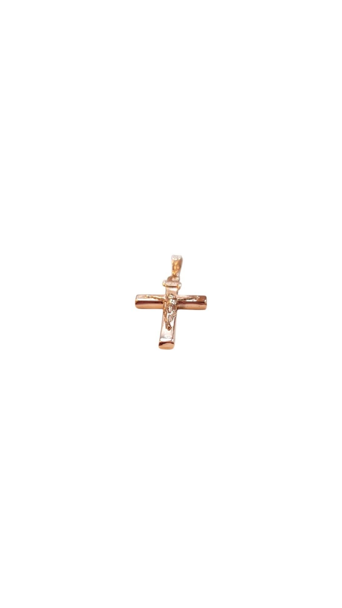 Pendentif breloque Crucifix en or jaune 10 carats n° 20528 Pour femmes en vente