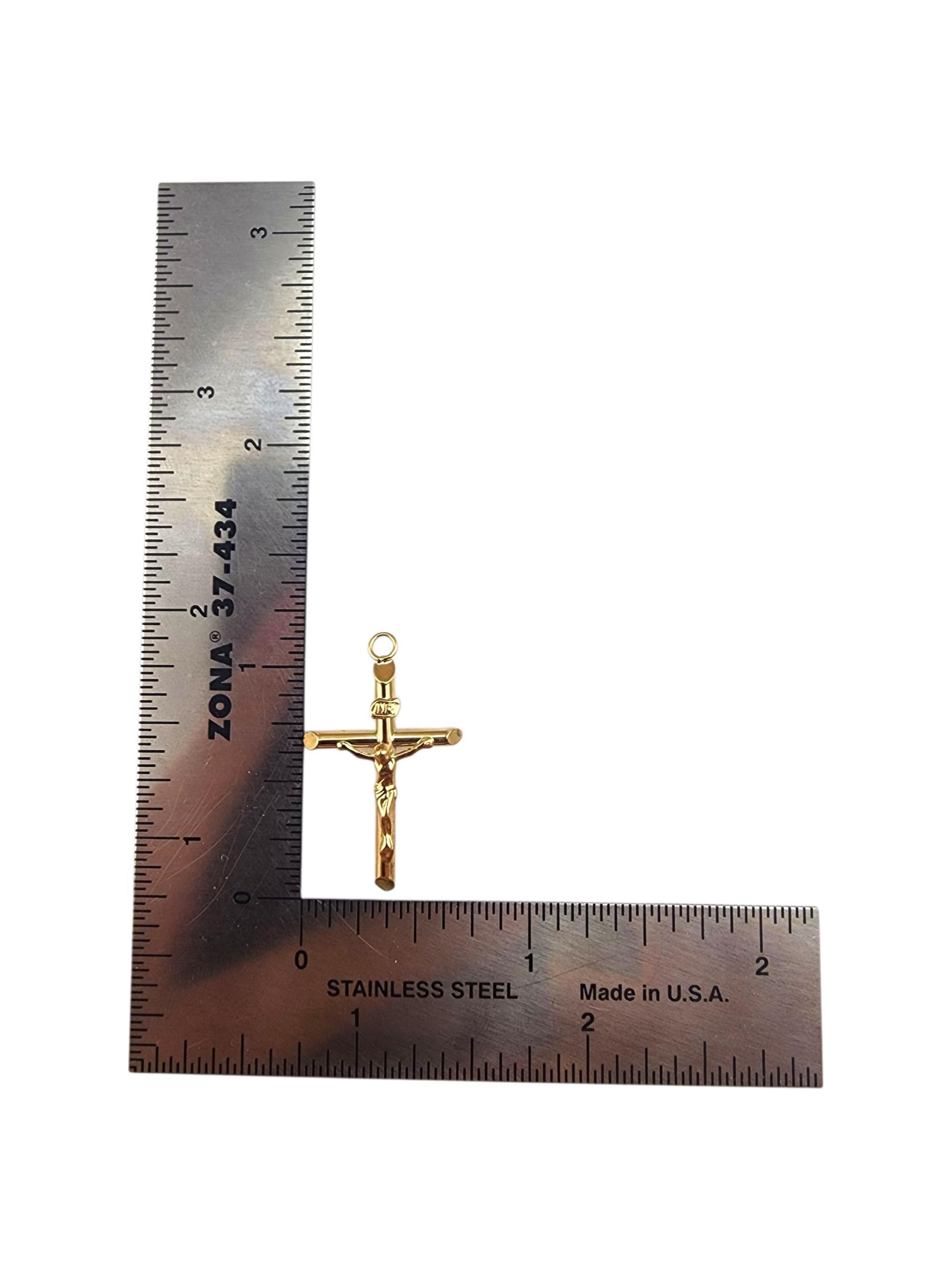Pendentif Crucifix en or jaune 10K #22364 en vente 2