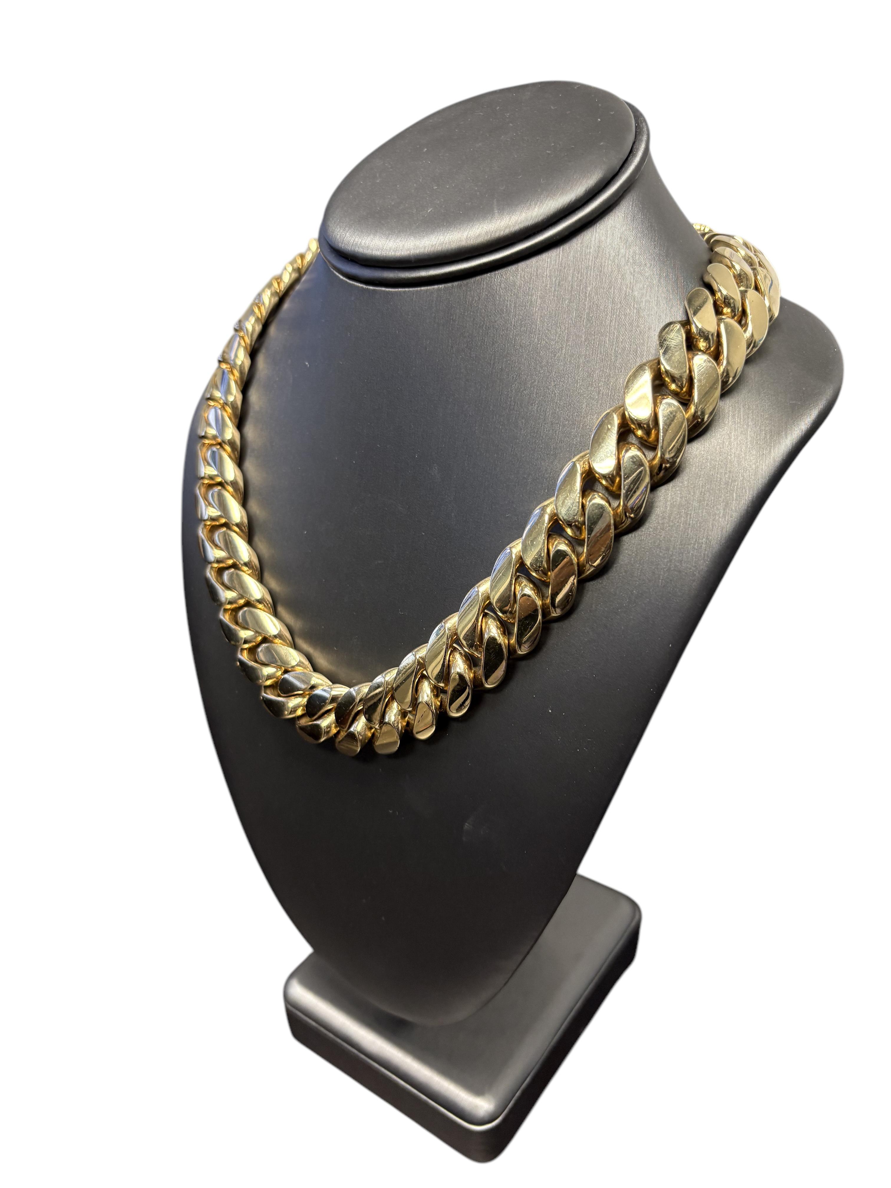 Collier à maillons cubains en or jaune 10 carats avec fermoir boîte en diamants de 6,3 carats Unisexe en vente