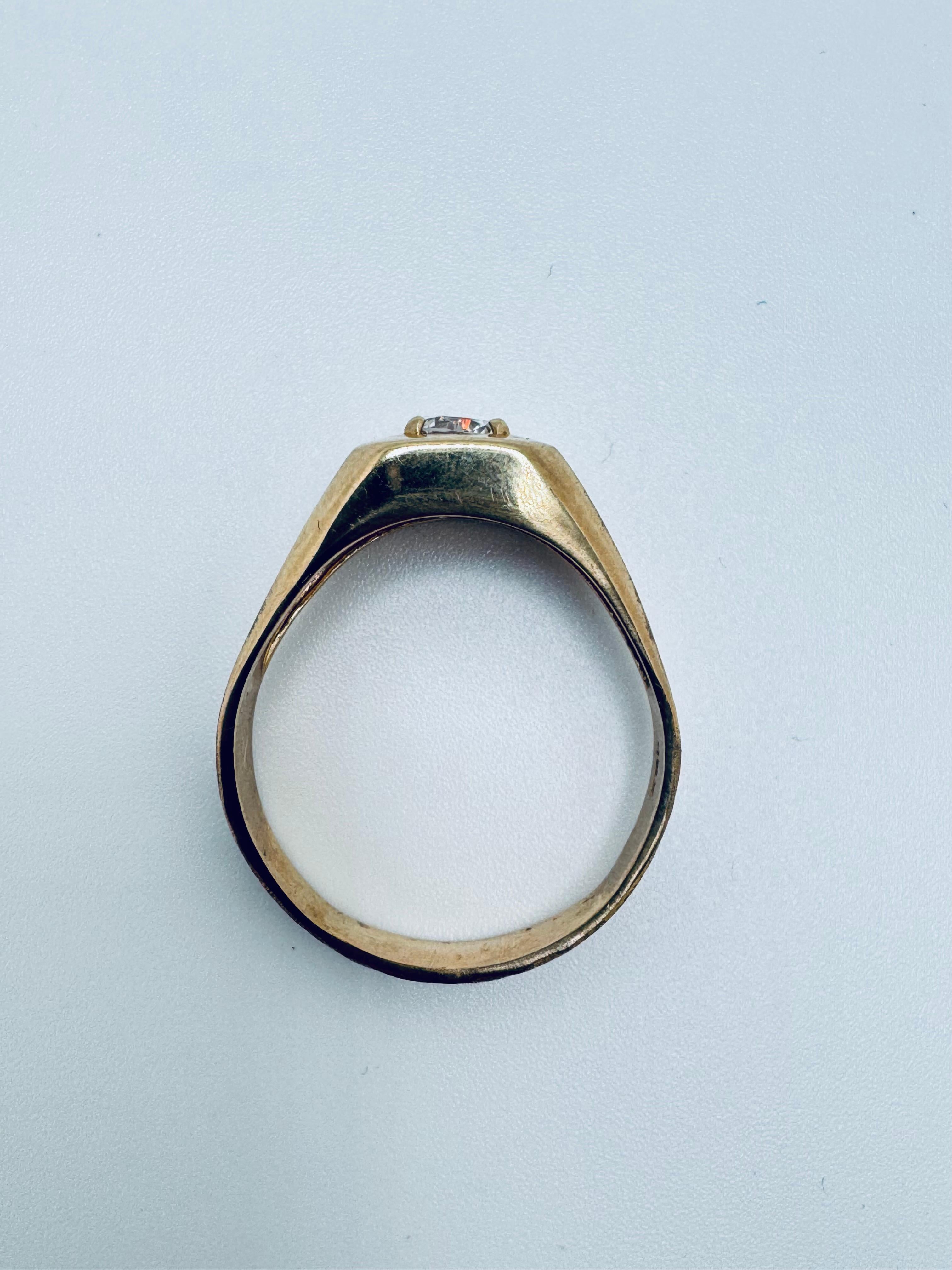 Anillo de oro amarillo de 10 quilates con diamantes de circonita cúbica, talla 14 en venta 2