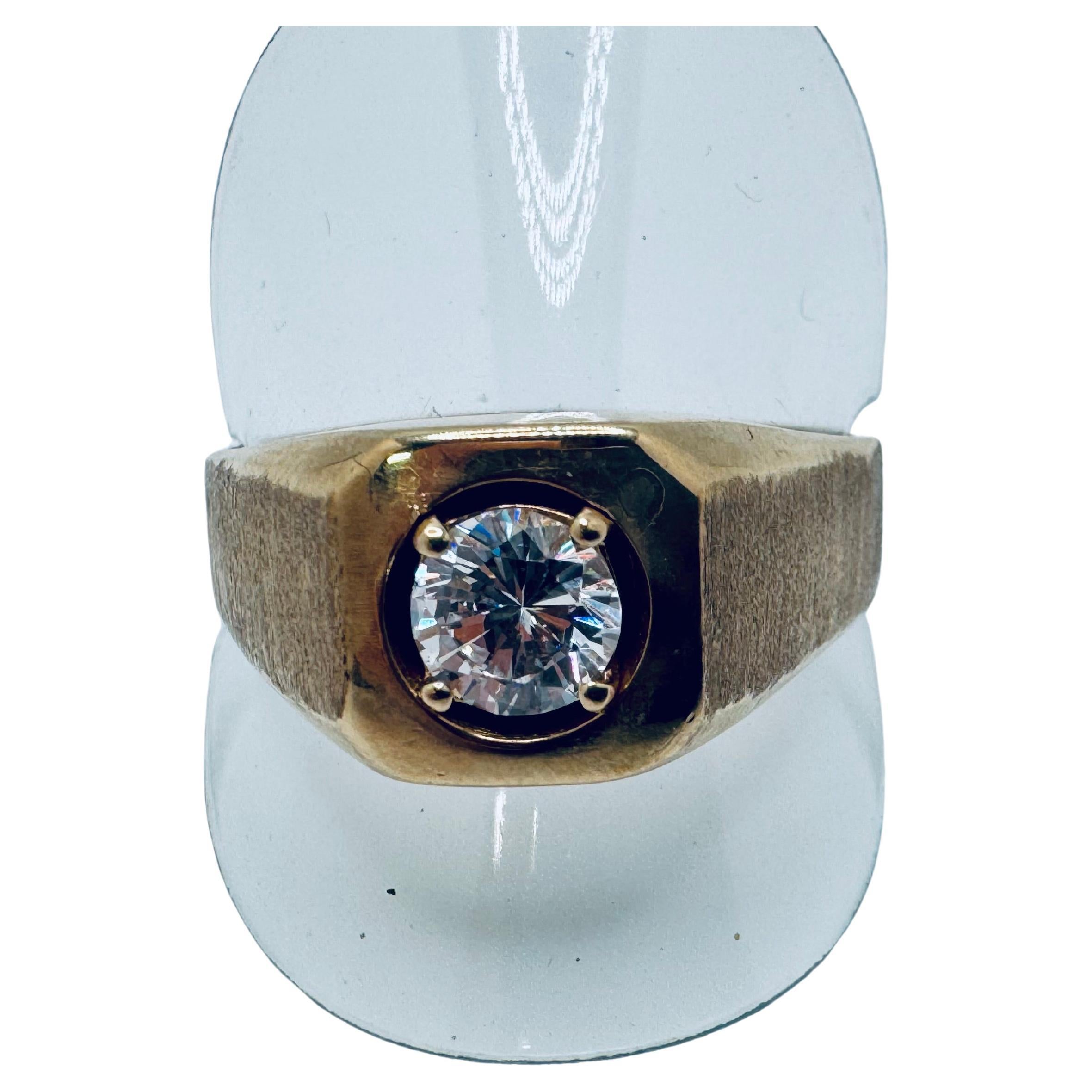 Anillo de oro amarillo de 10 quilates con diamantes de circonita cúbica, talla 14