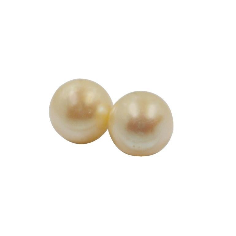 10k Yellow Gold Cultured Akoya Pearl Stud Earrings In Good Condition For Sale In Sherman Oaks, CA