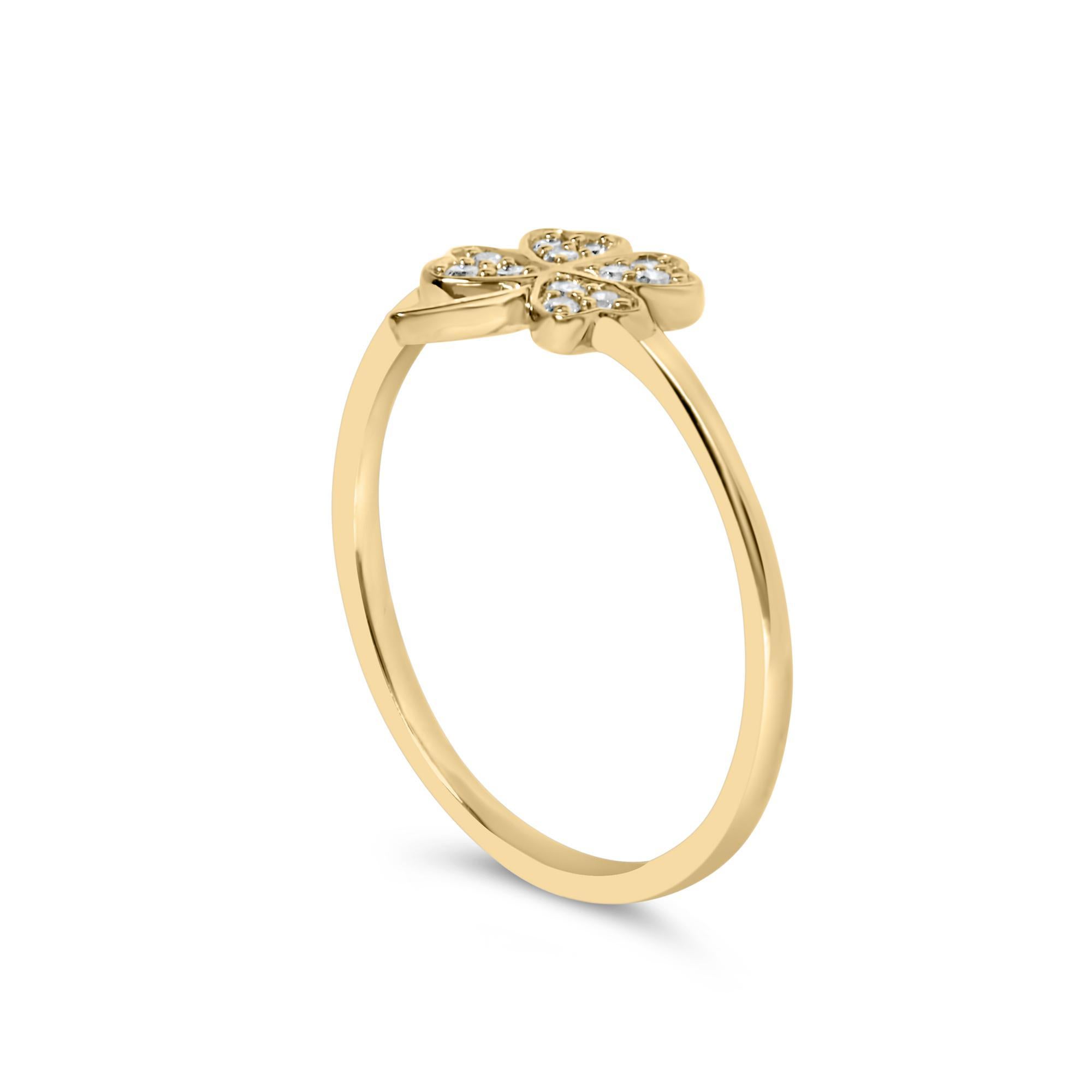 Taglio rotondo Anello quadrifoglio in oro giallo 10K con accenti di diamanti in vendita
